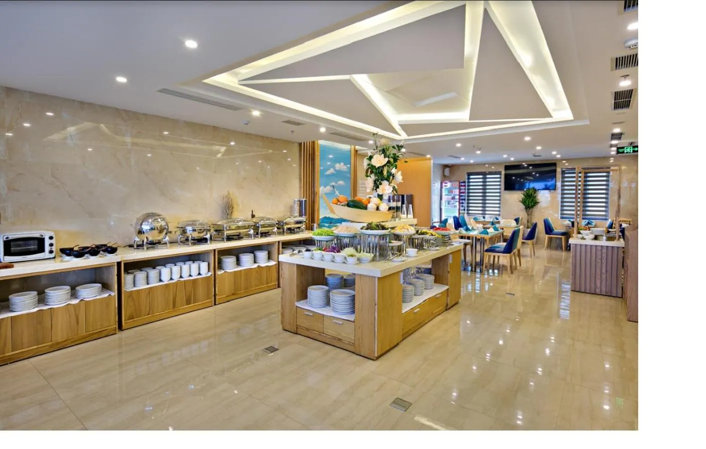 Restaurant/places to eat in Seashore Hotel & Apartment