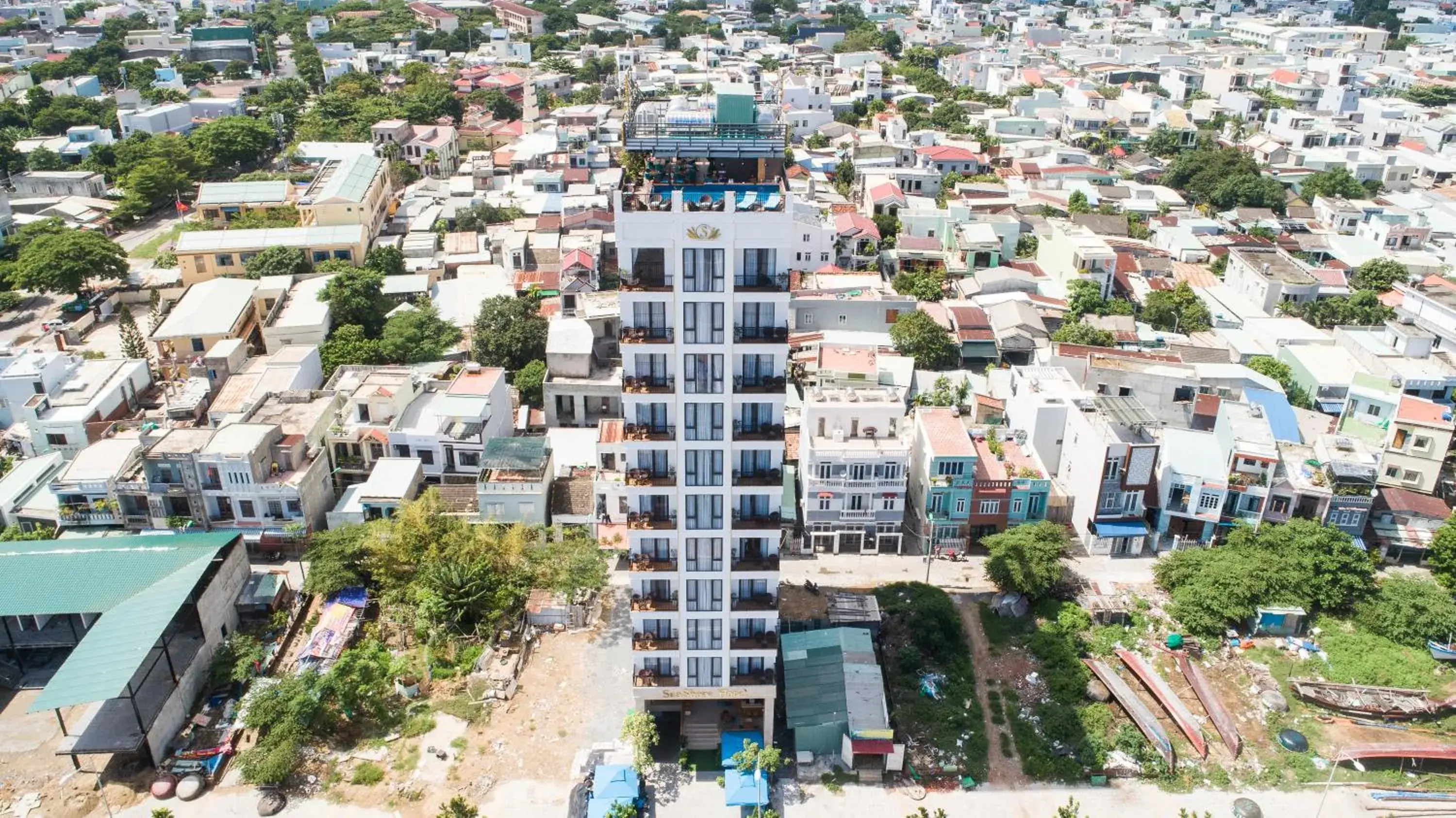 Deluxe Double Room with City View in Seashore Hotel & Apartment Deluxe Double Room with City View in Seashore Hotel & Apartment