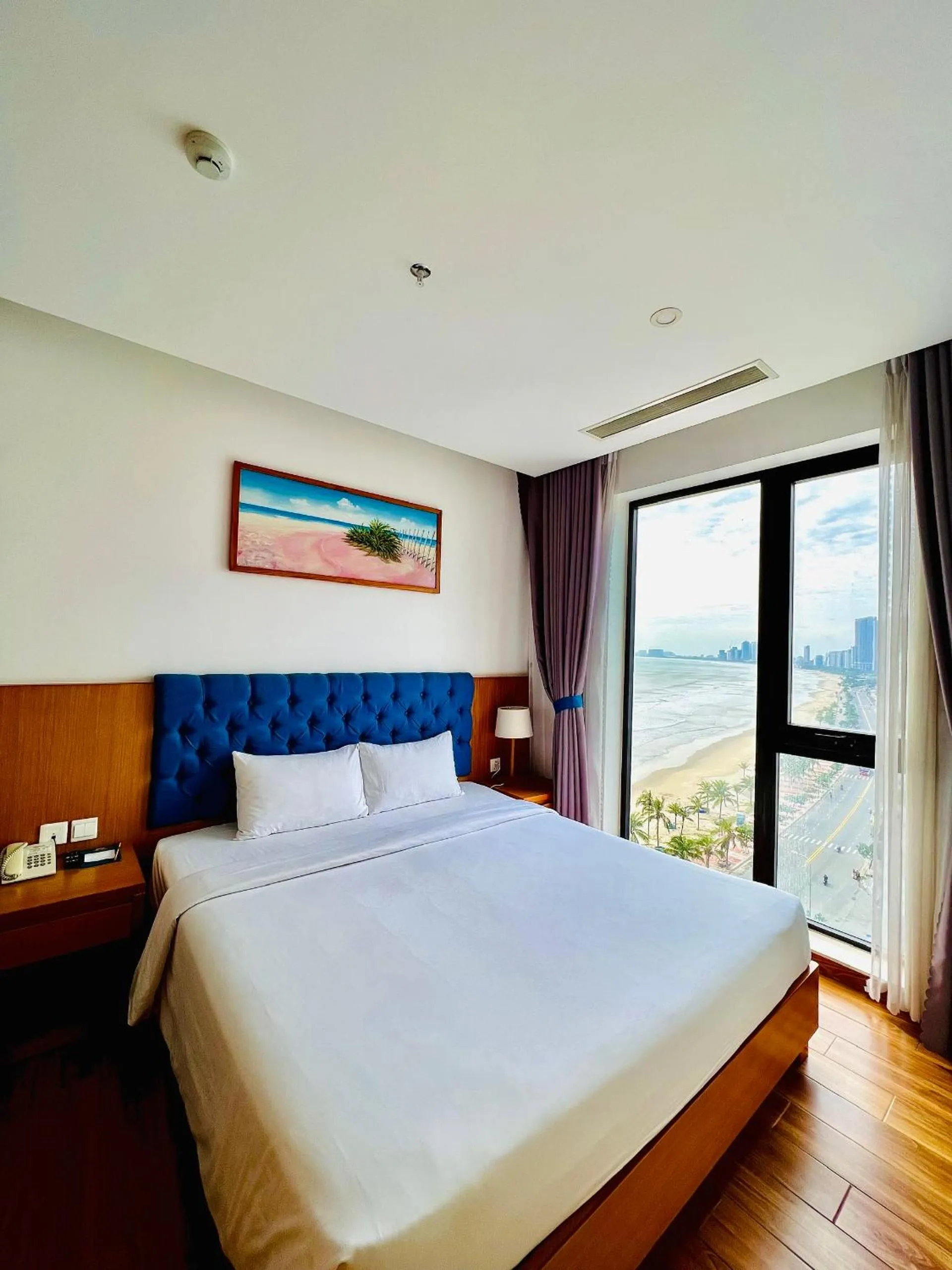 View (from property/room), Bed in Seashore Hotel & Apartment