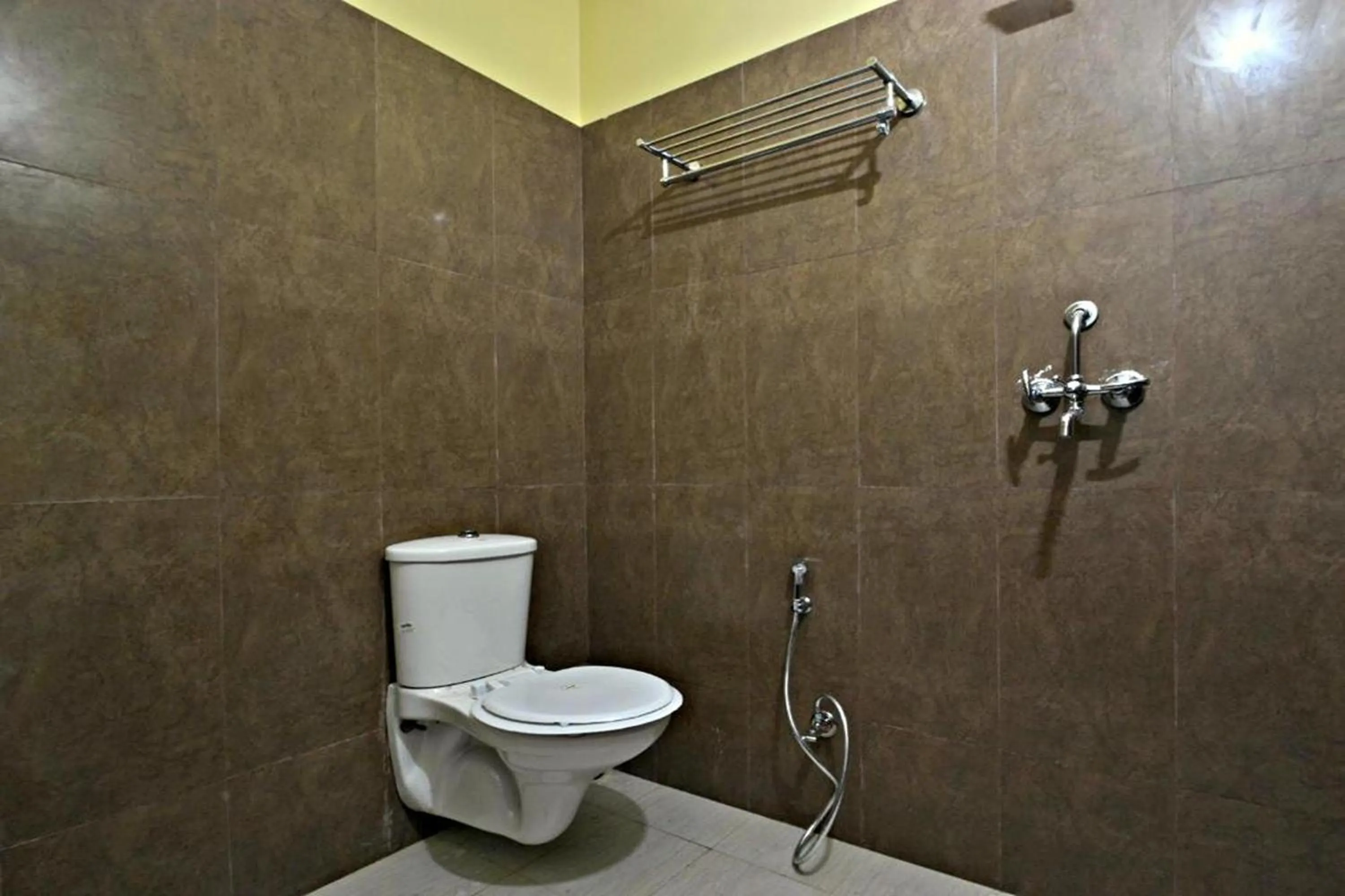 Toilet in Gypsy Monkey