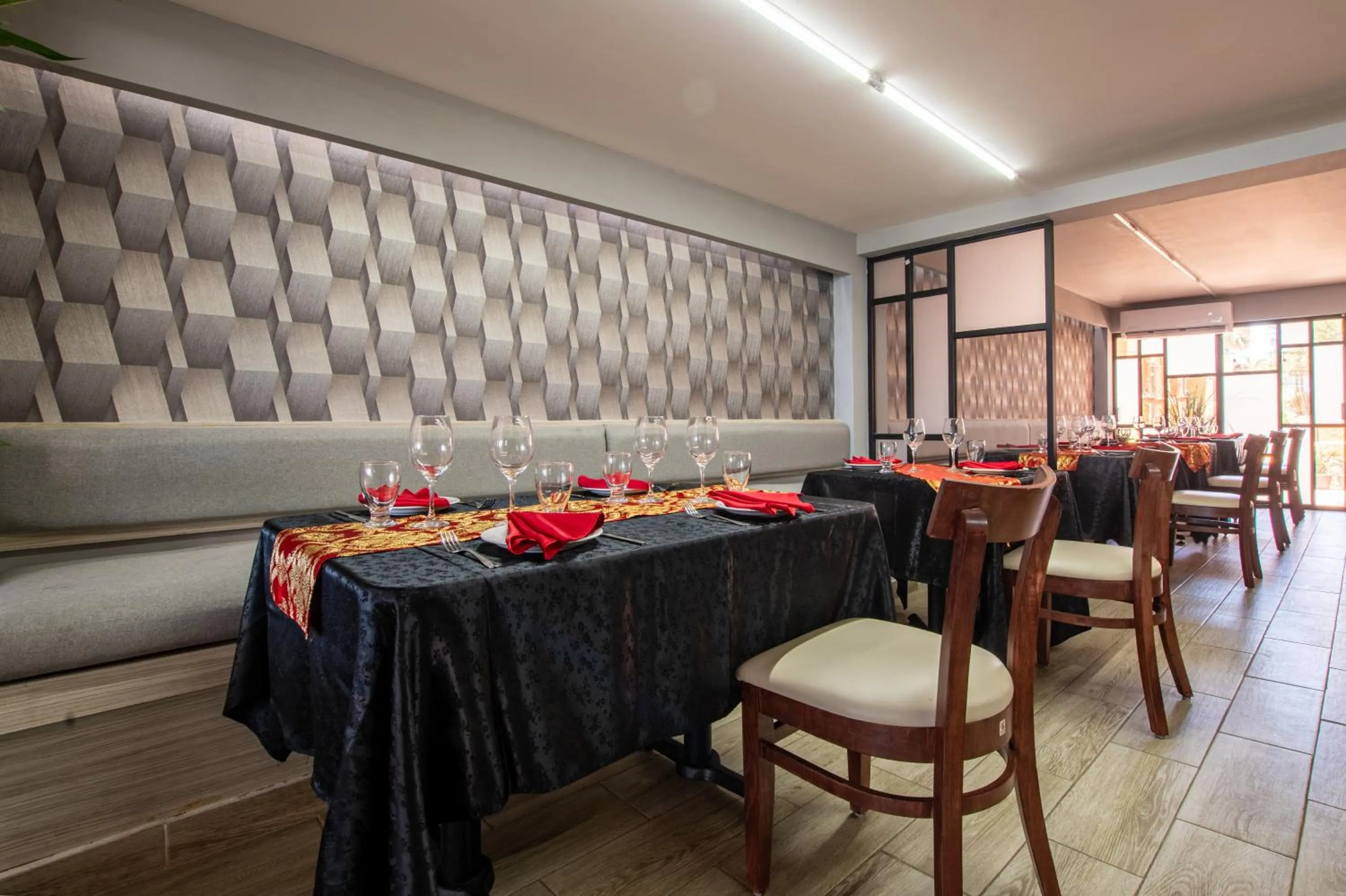 Restaurant/places to eat in Costa de Oro Beach Hotel