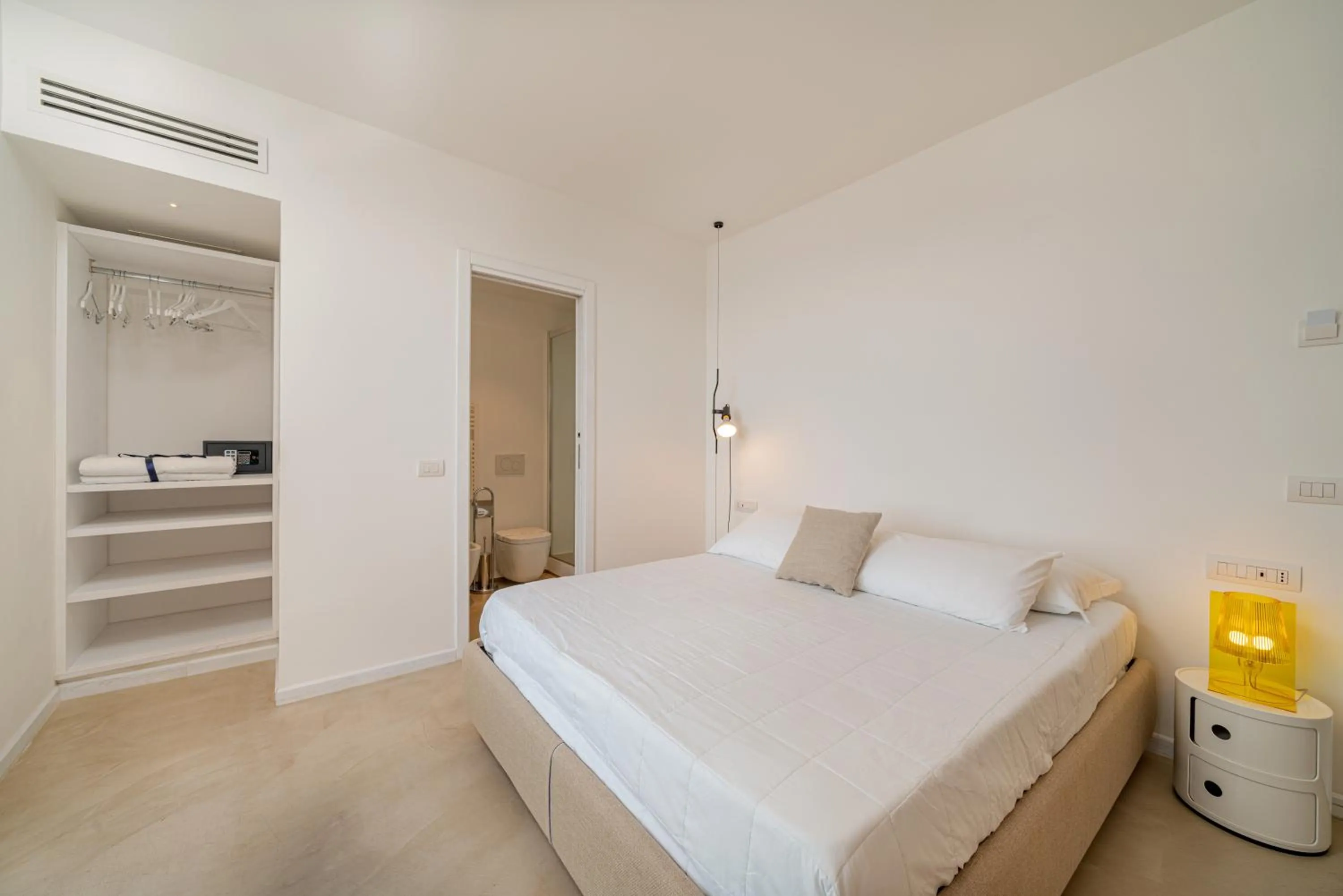 Bed in Jatika Boutique Hotel