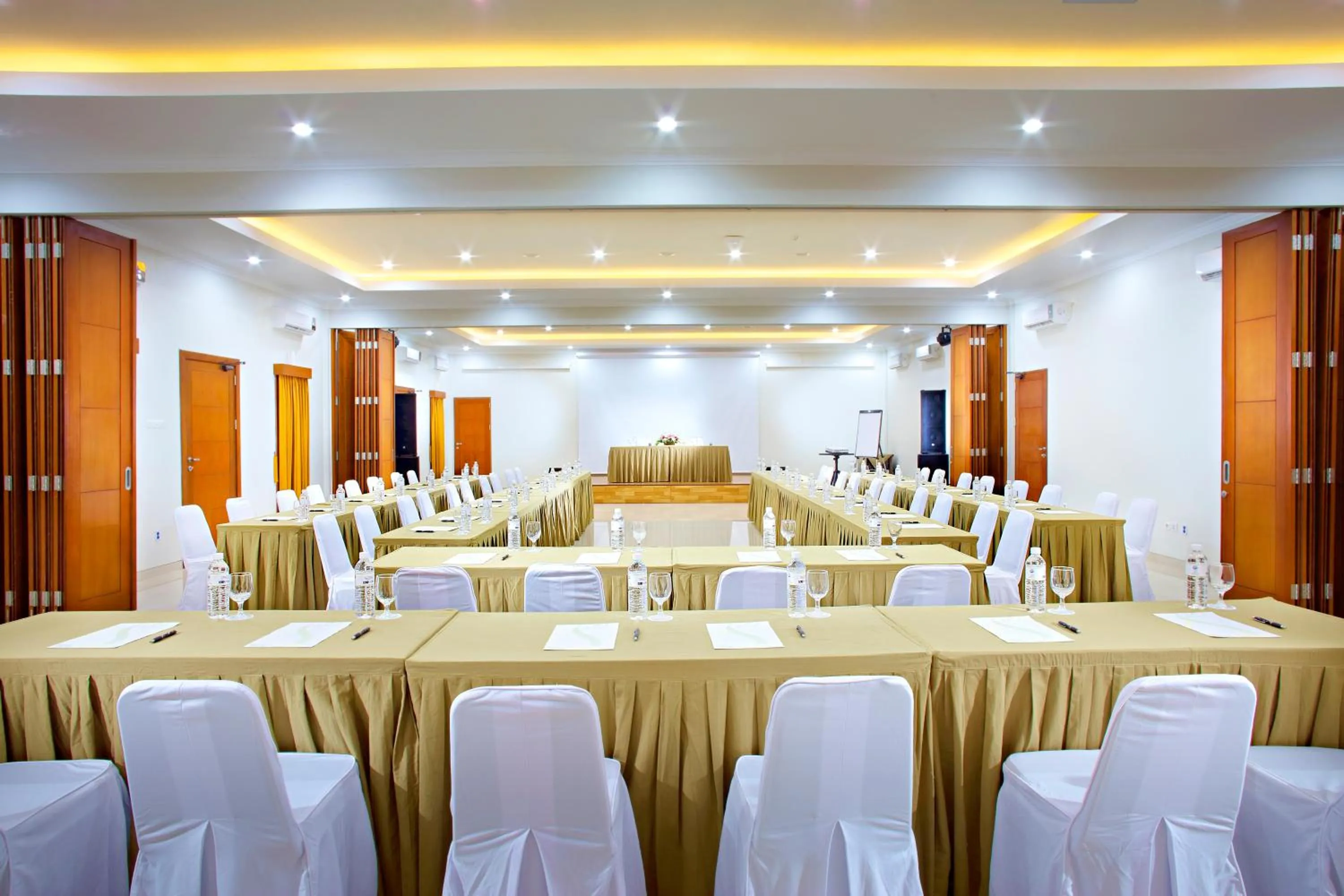 Banquet/Function facilities in The Banyumas Villa