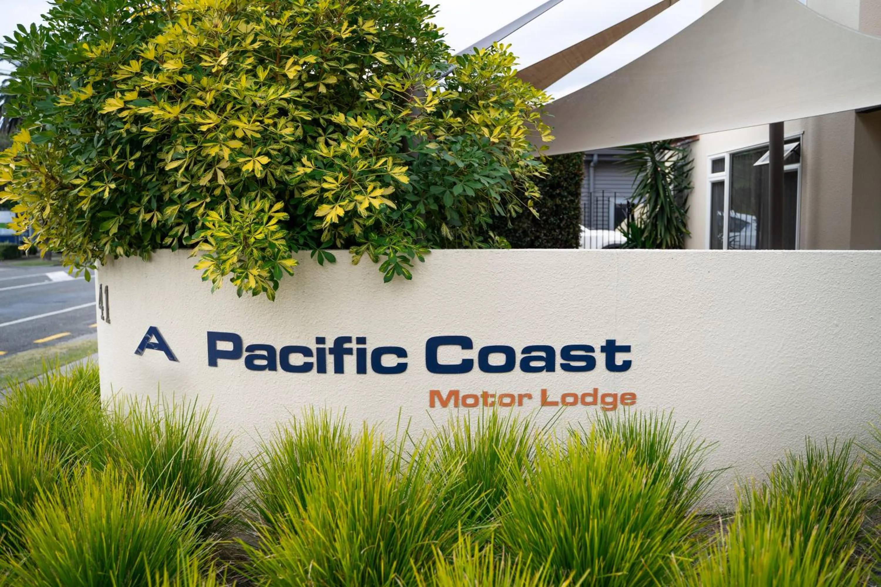 Pacific Coast Motor Lodge