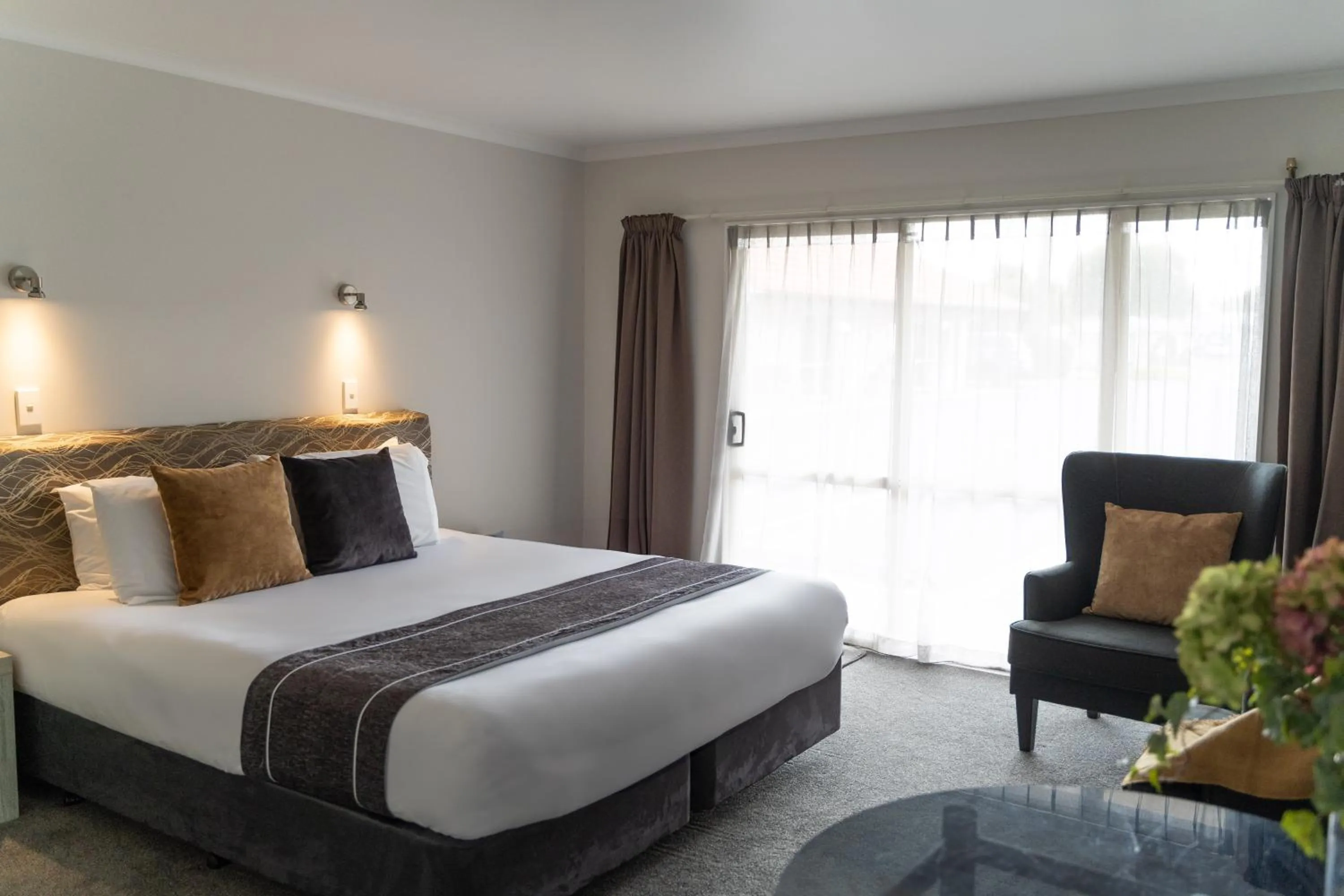 Bed in Pacific Coast Motor Lodge