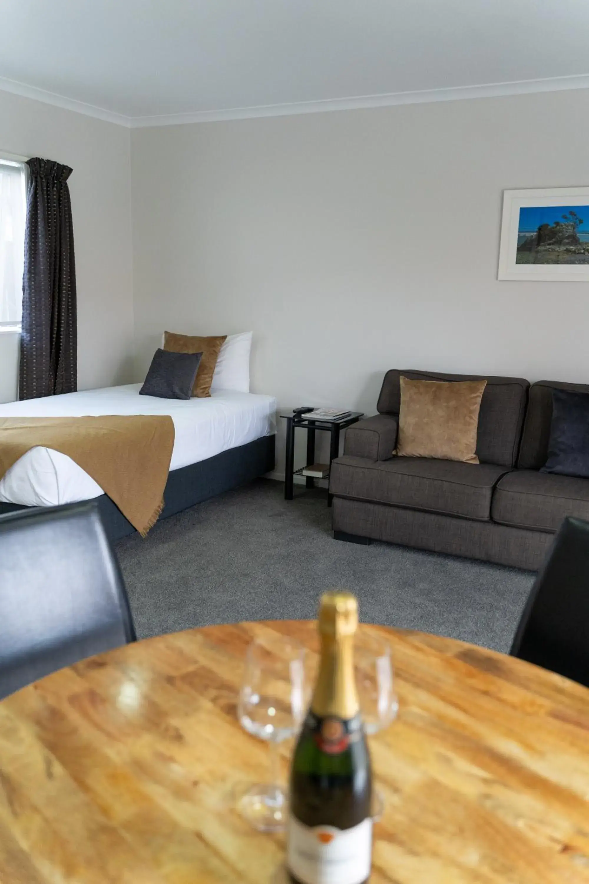 Executive One Bedroom Suite in Pacific Coast Motor Lodge Executive One Bedroom Suite in Pacific Coast Motor Lodge