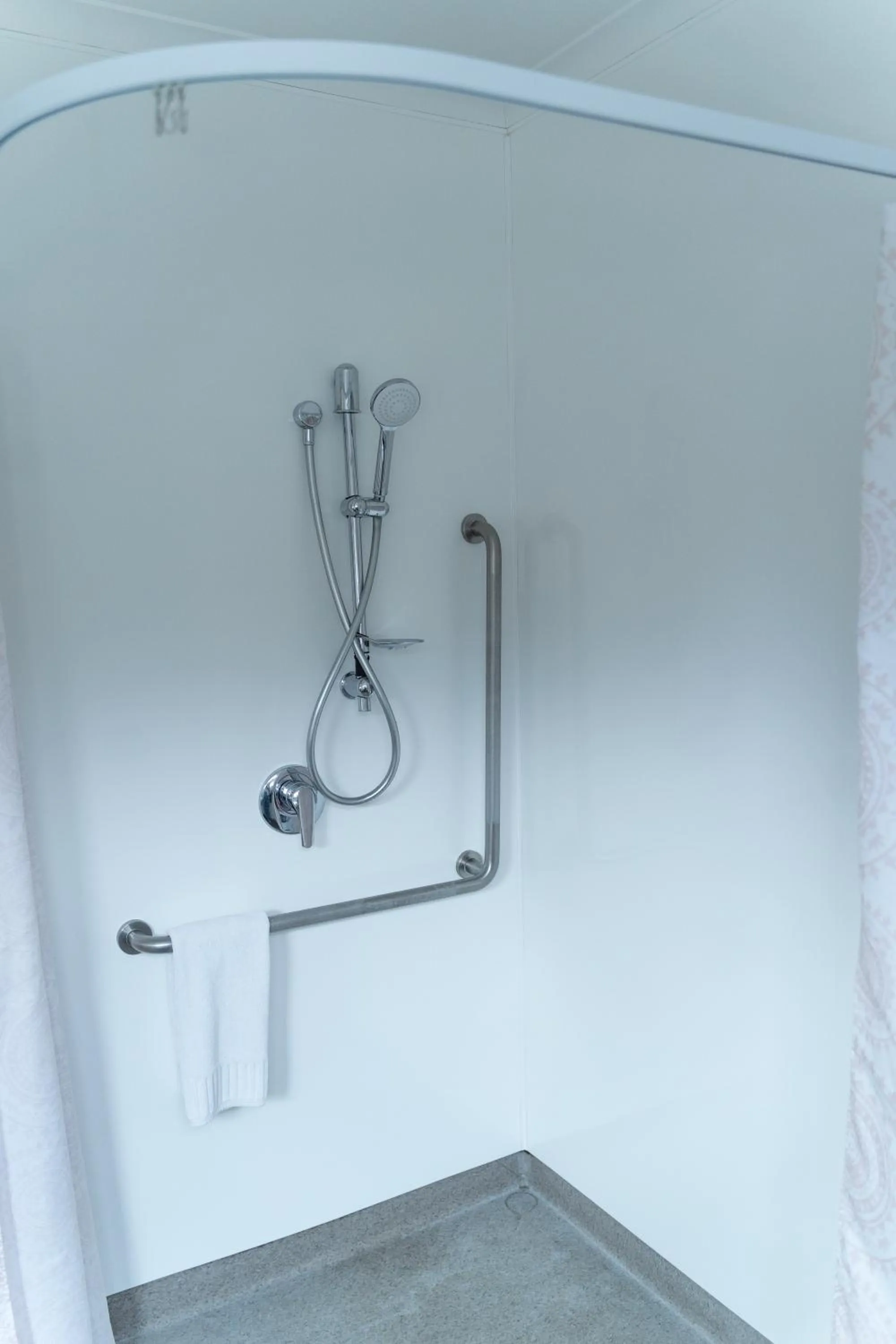 Pacific Coast Motor Lodge