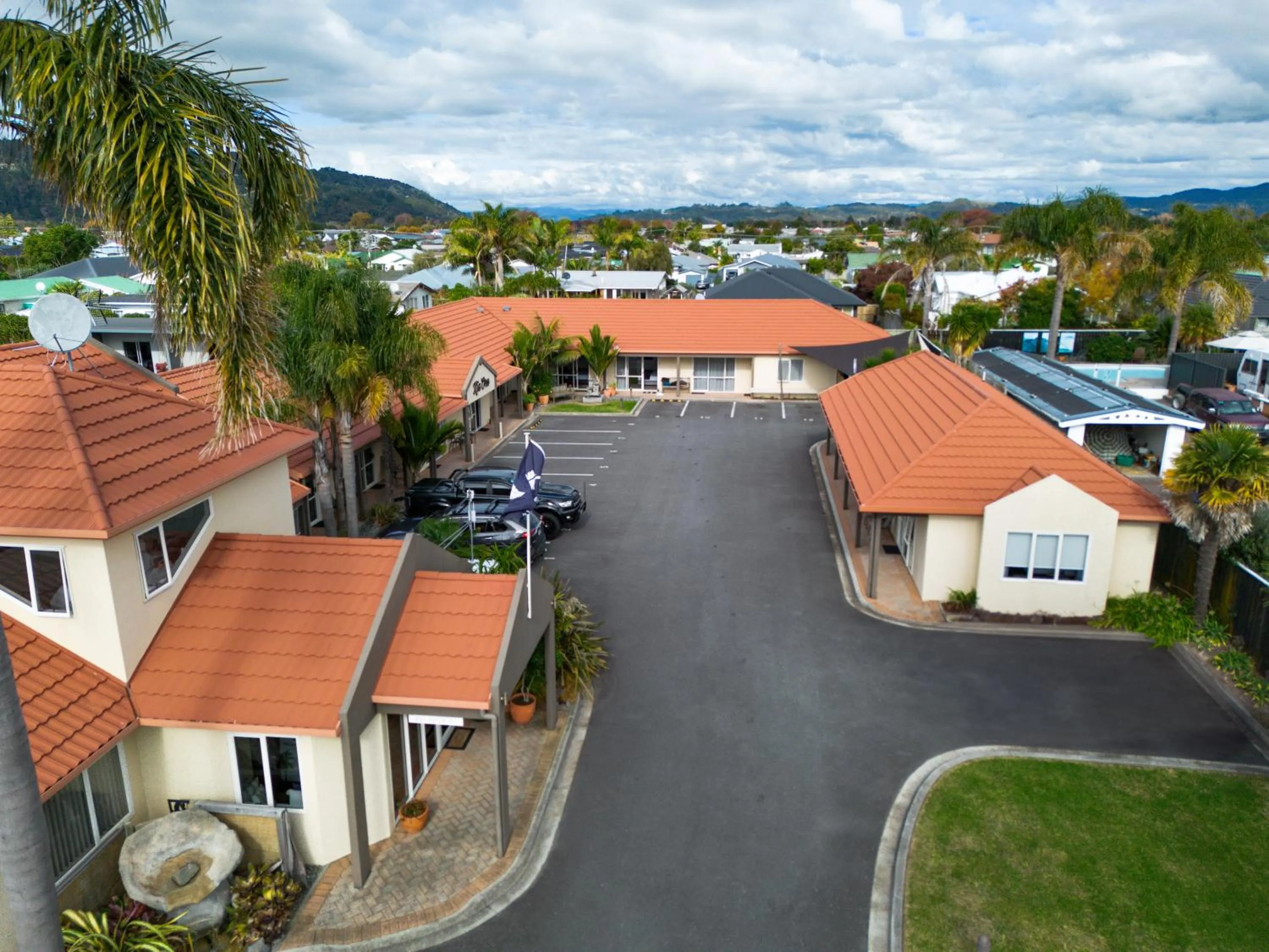 Pacific Coast Motor Lodge