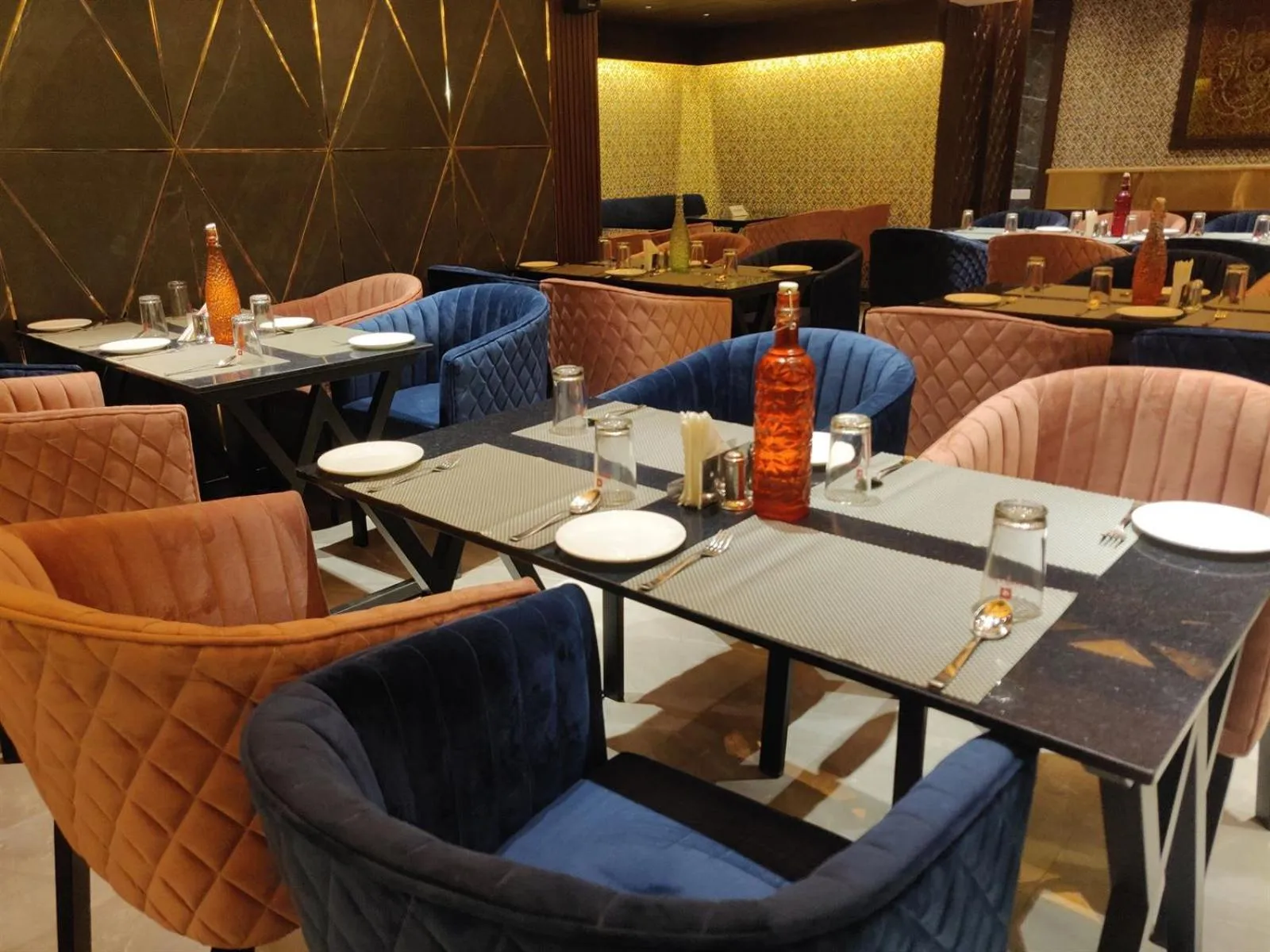 Restaurant/places to eat in Chandra Inn