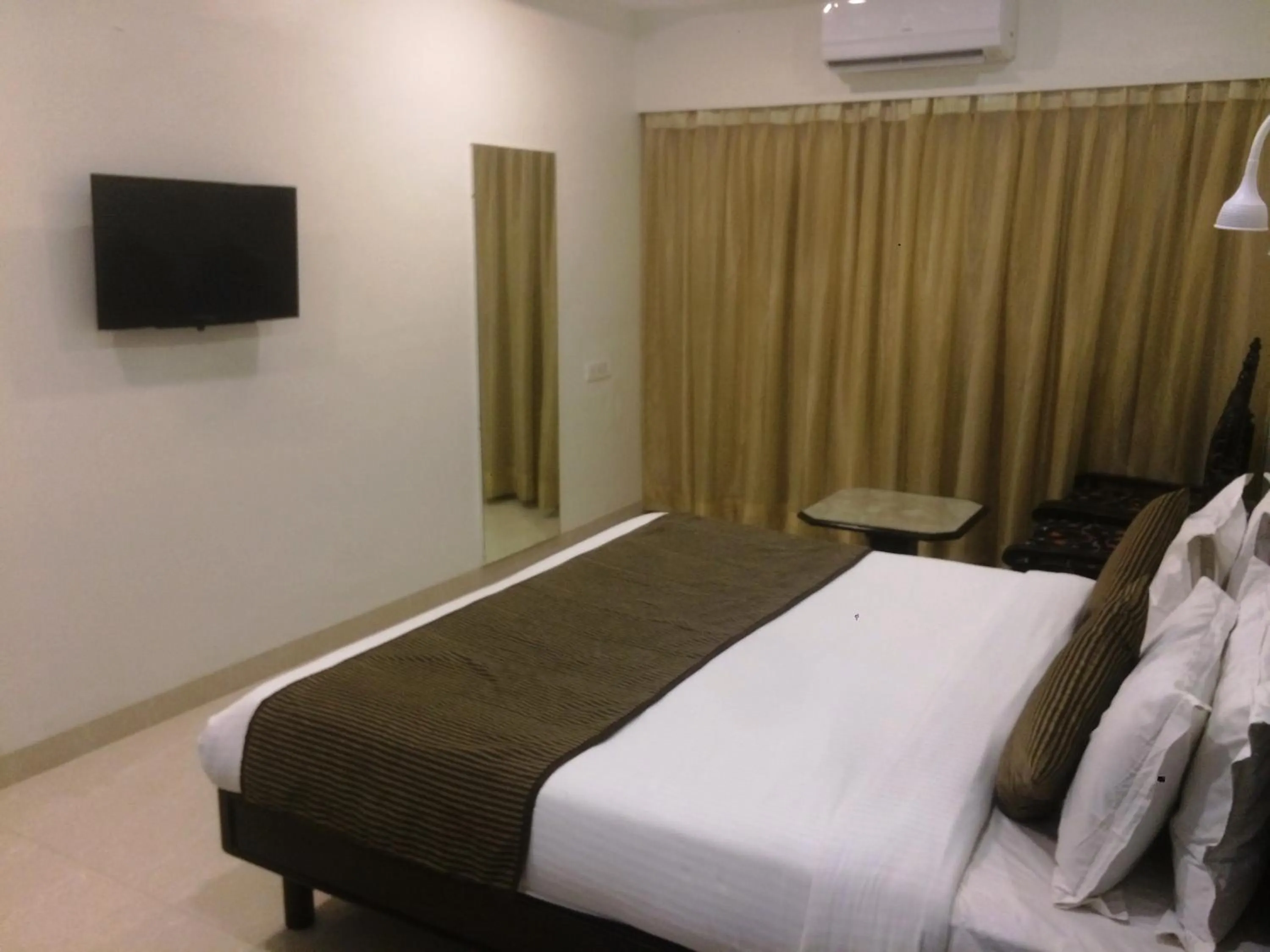 Bedroom, Bed in Chandra Inn