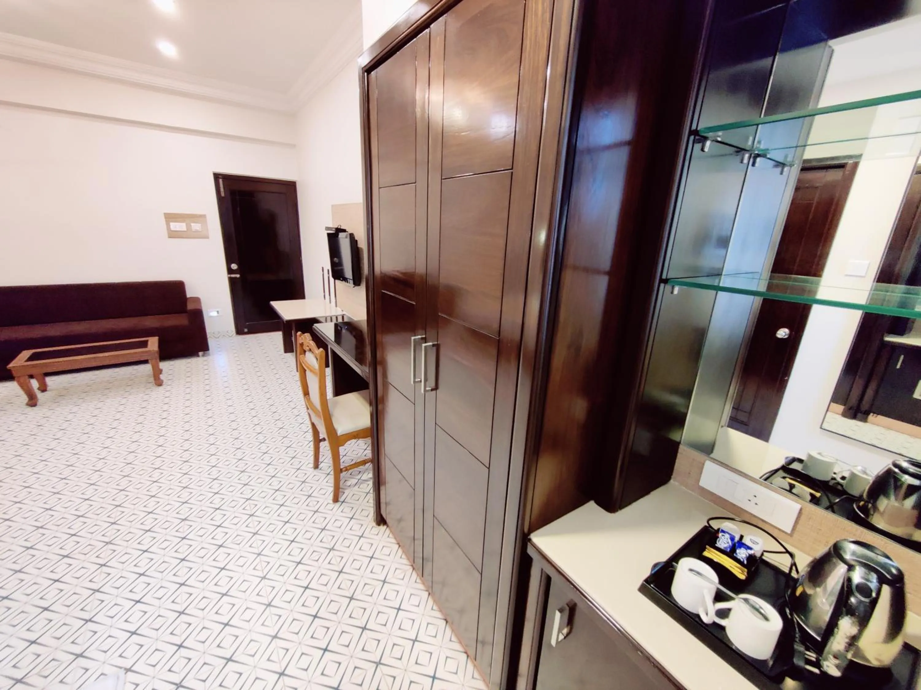 Area and facilities in Chandra Inn