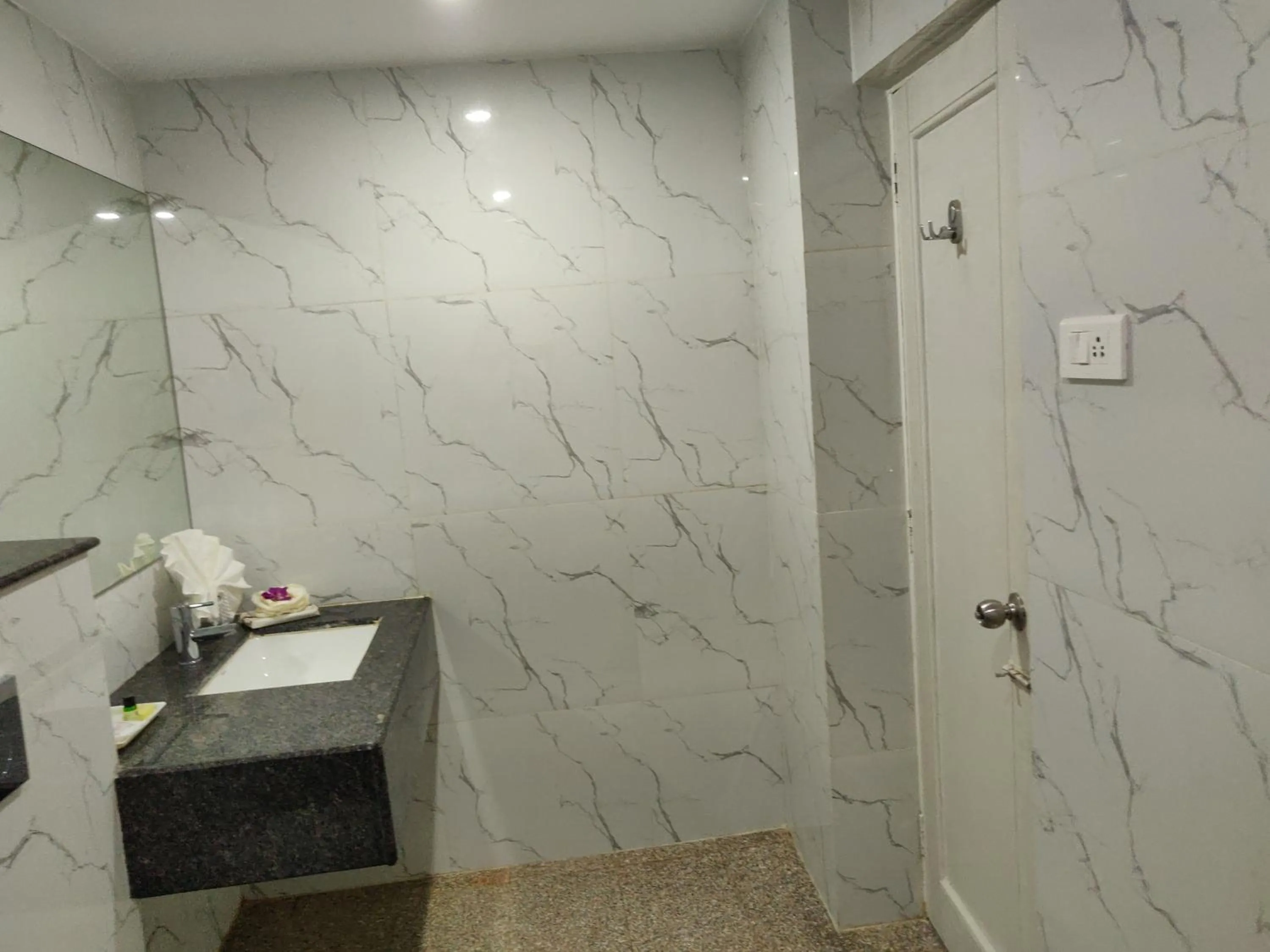 Bathroom in Chandra Inn