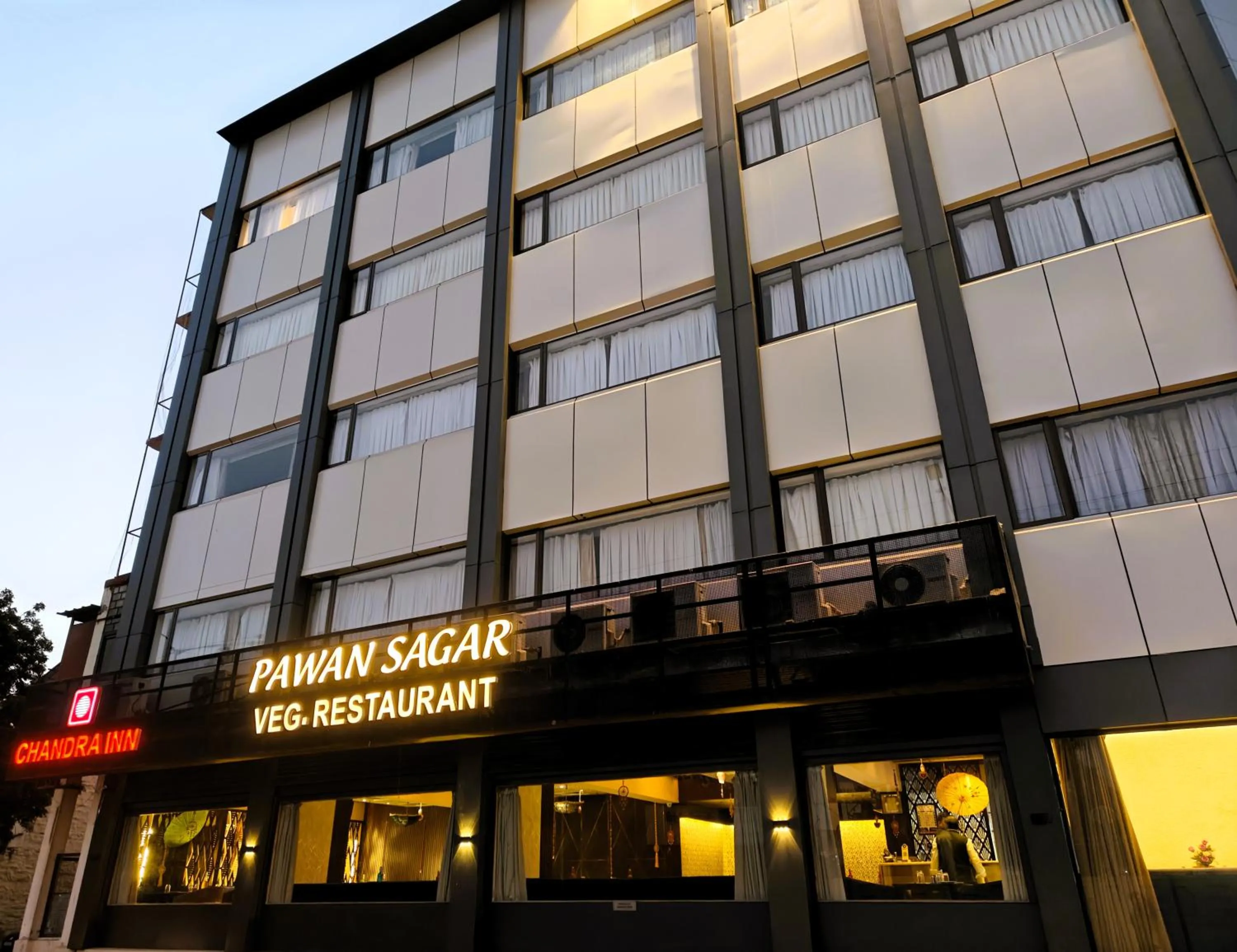 Restaurant/places to eat in Chandra Inn