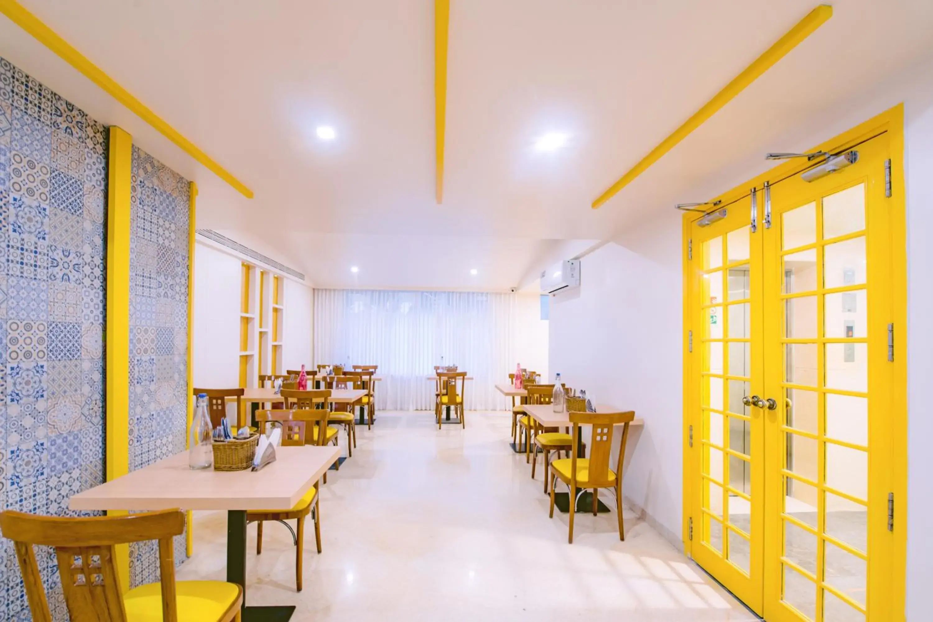 Restaurant/places to eat in Bloom Hotel - Indiranagar Restaurant/places to eat in Bloom Hotel - Indiranagar