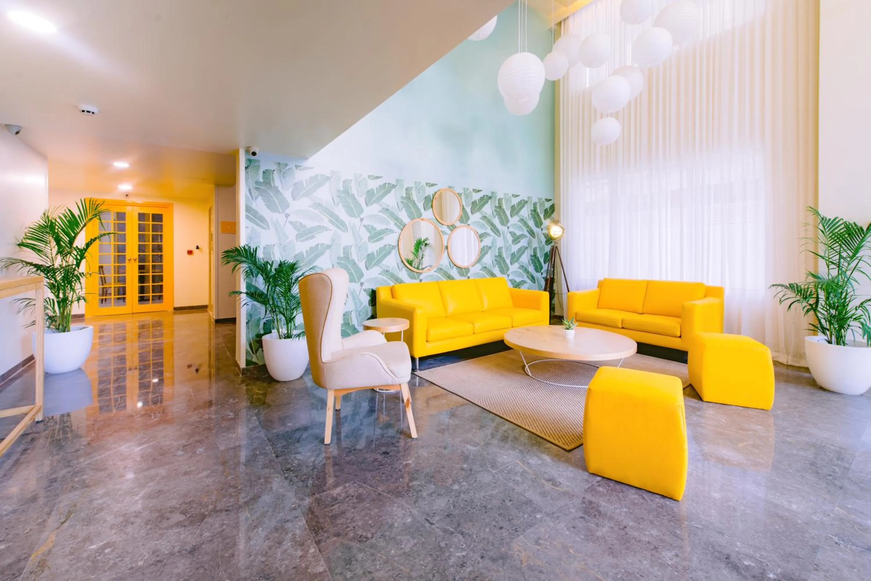 Lobby or reception in Bloom Hotel - Indiranagar