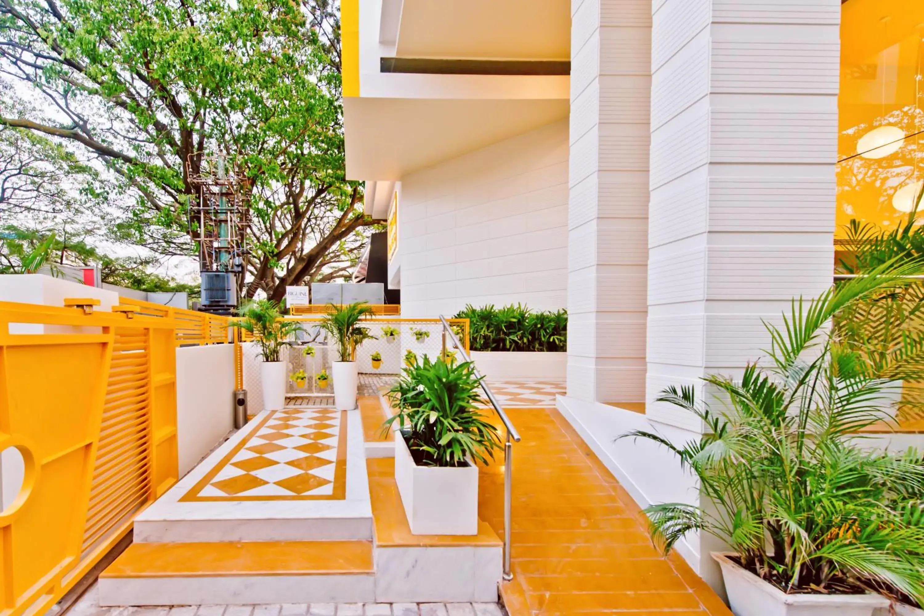 Facade/entrance in Bloom Hotel - Indiranagar Facade/entrance in Bloom Hotel - Indiranagar