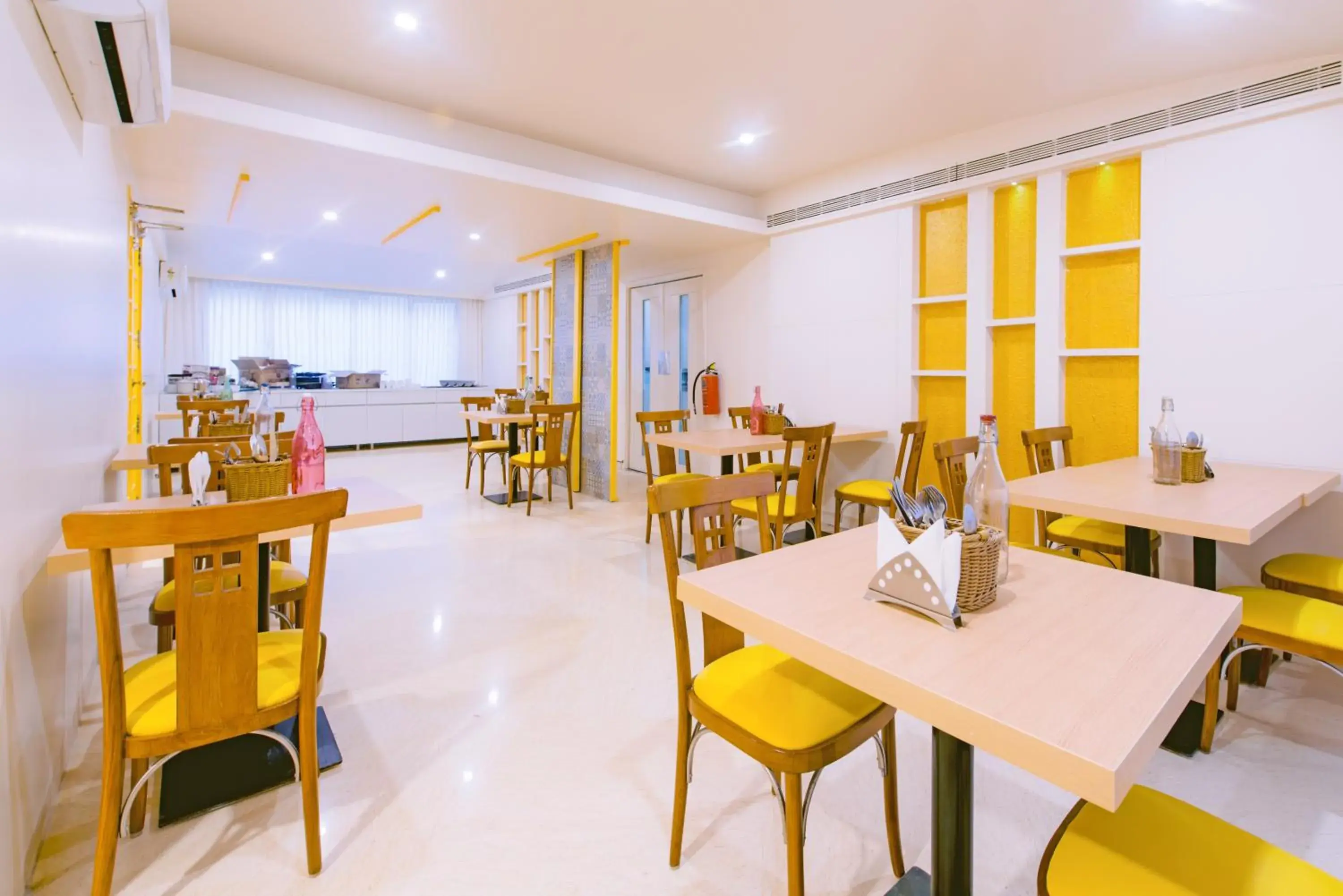 Restaurant/places to eat in Bloom Hotel - Indiranagar Restaurant/places to eat in Bloom Hotel - Indiranagar