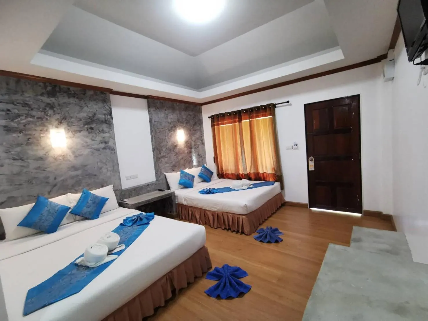 Bed in Lanta Sunny House