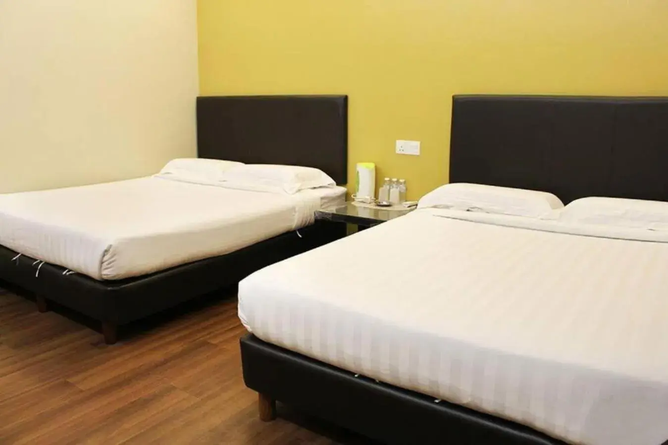 Quadruple Room with Private Bathroom in Sea Lion Pulau Ketam Bungalow Homestay Quadruple Room with Private Bathroom in Sea Lion Pulau Ketam Bungalow Homestay