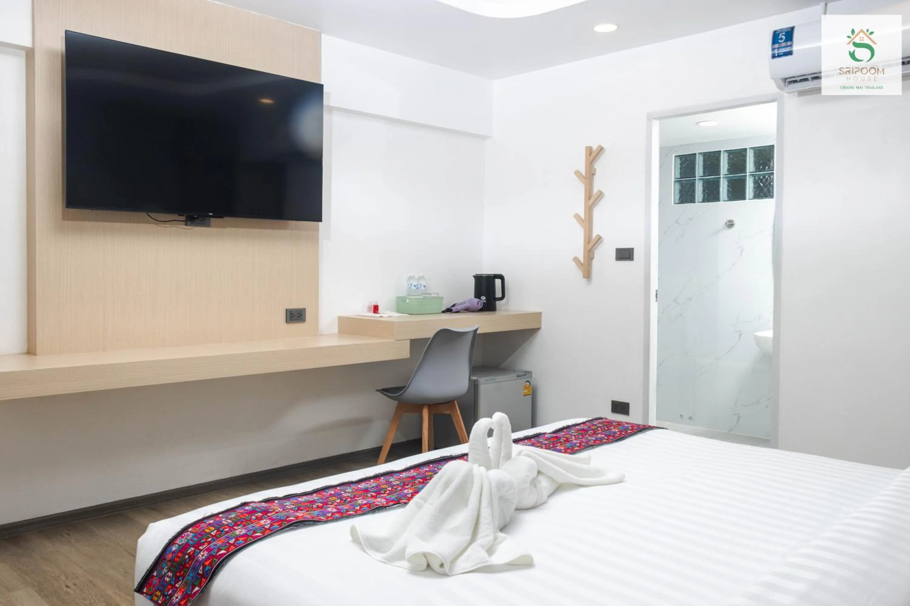 Bedroom, Bed in Sripoom House 1