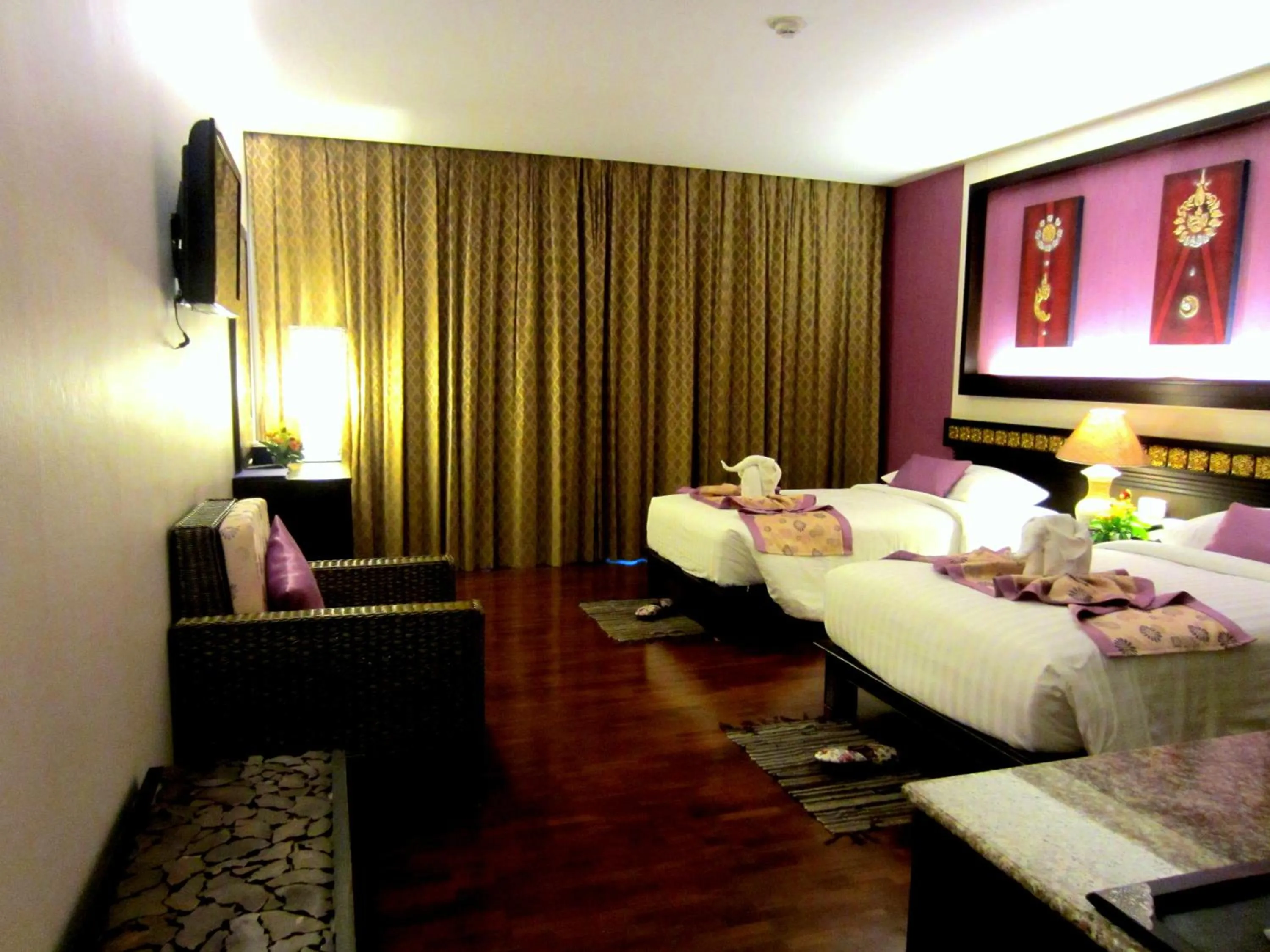 Photo of the whole room, Bed in Mountain Creek Wellness Resort Chiangmai