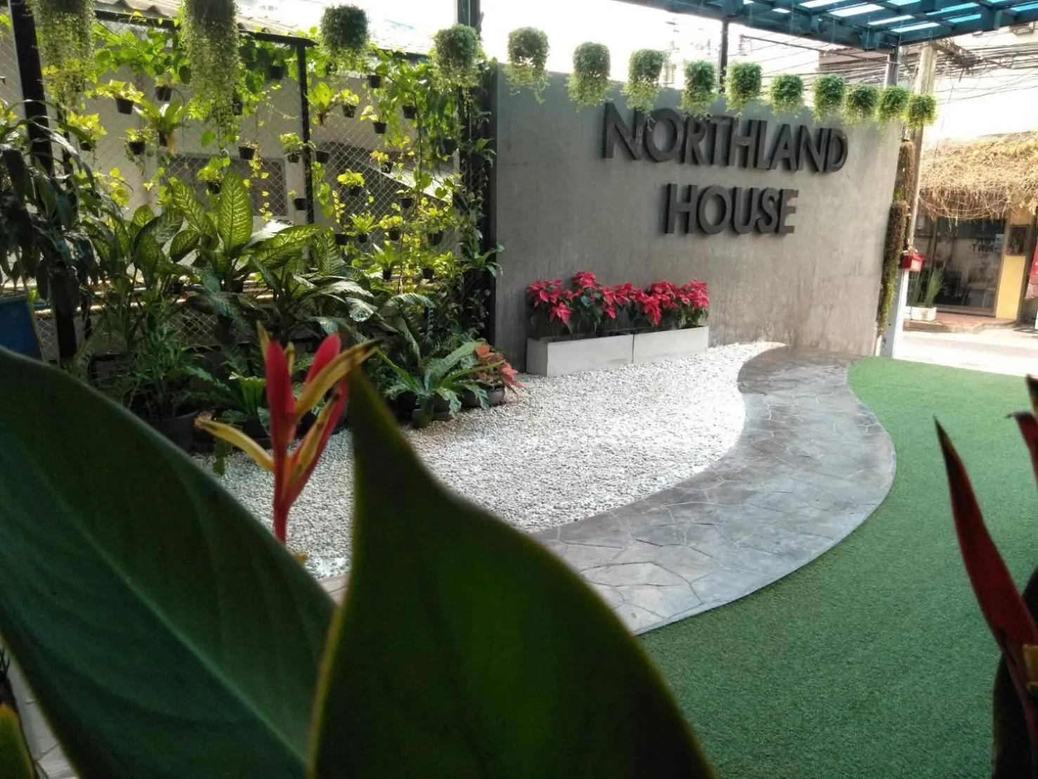 NorthLands House Hotel