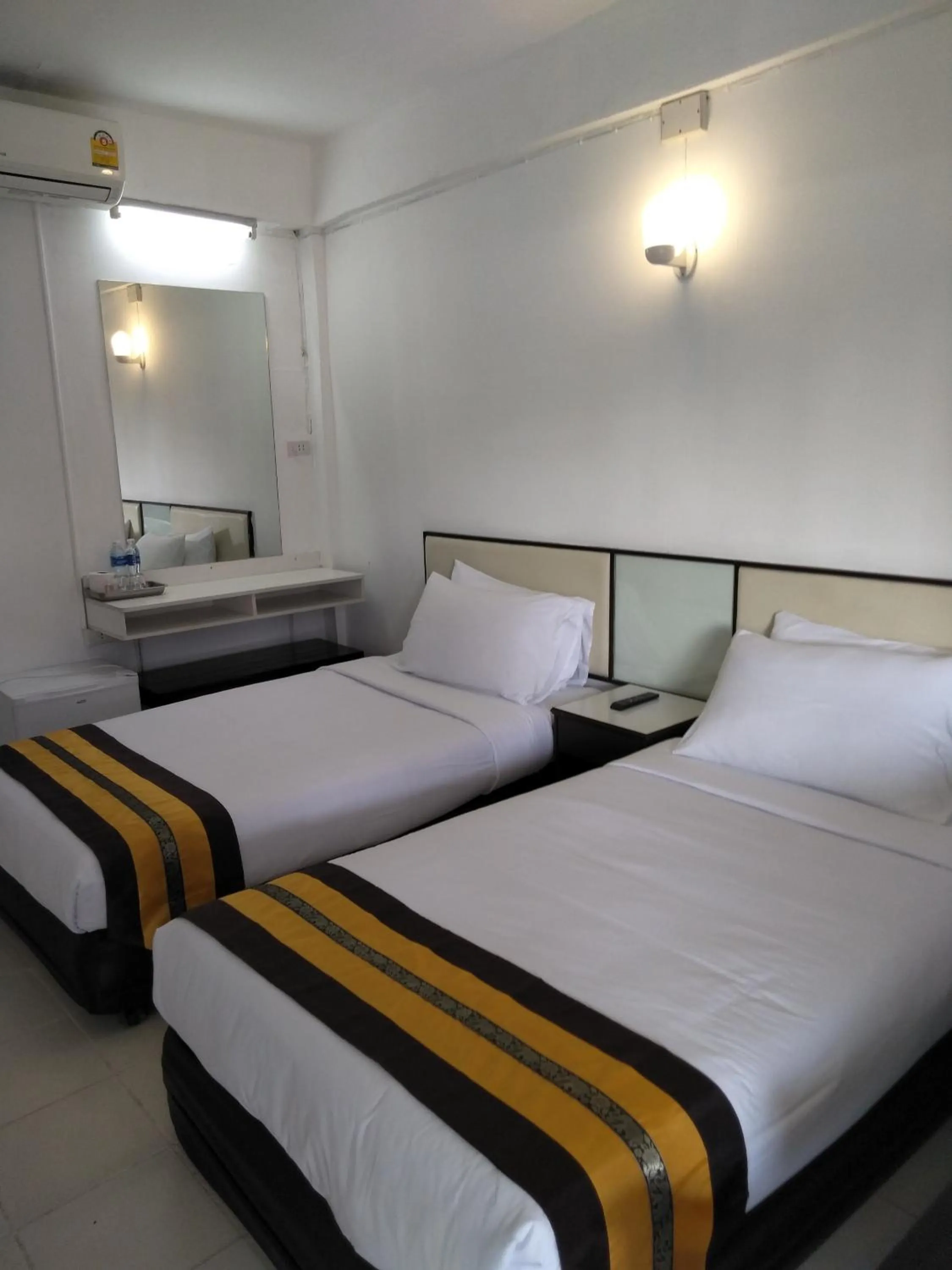 Bed in NorthLands House Hotel