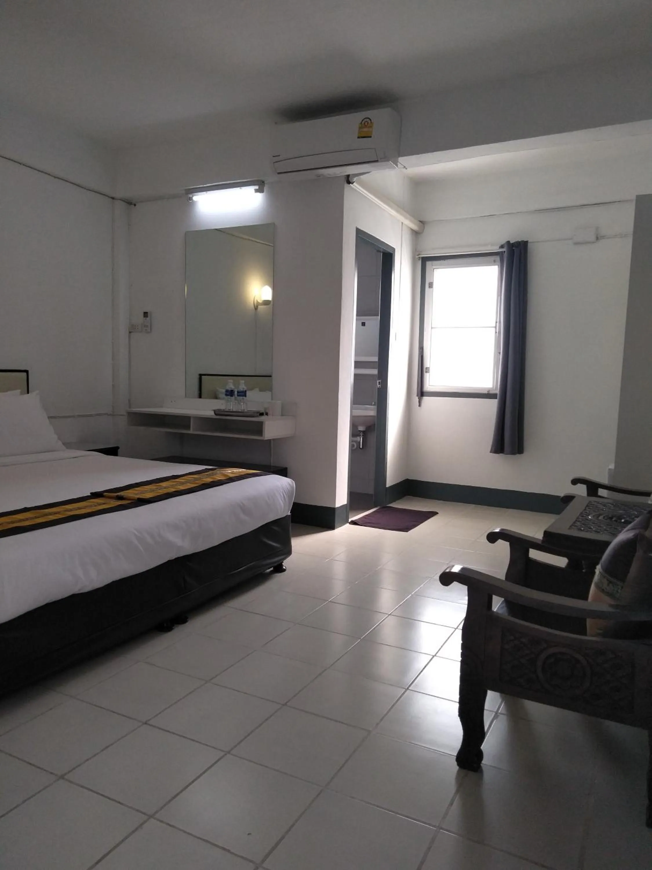 Bed in NorthLands House Hotel