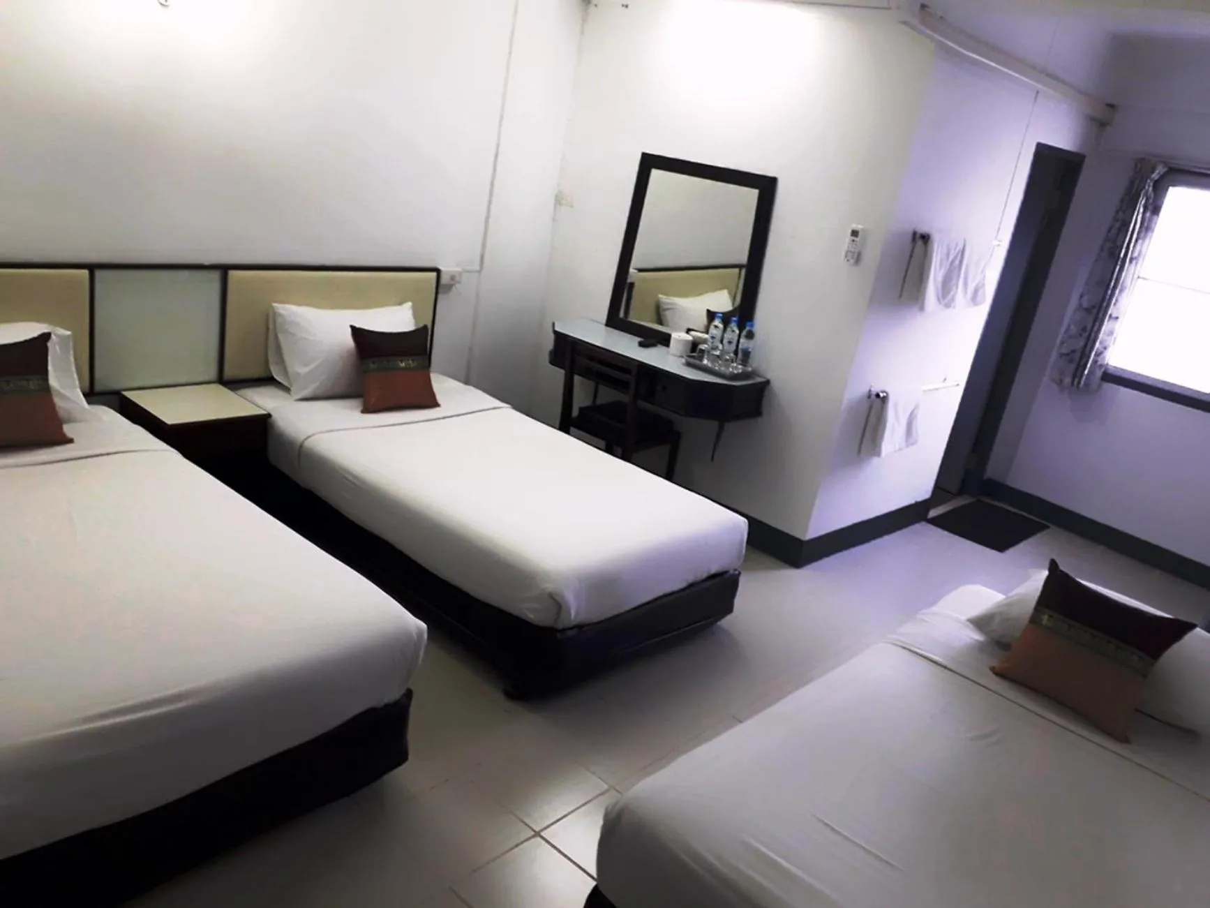 Bed in NorthLands House Hotel