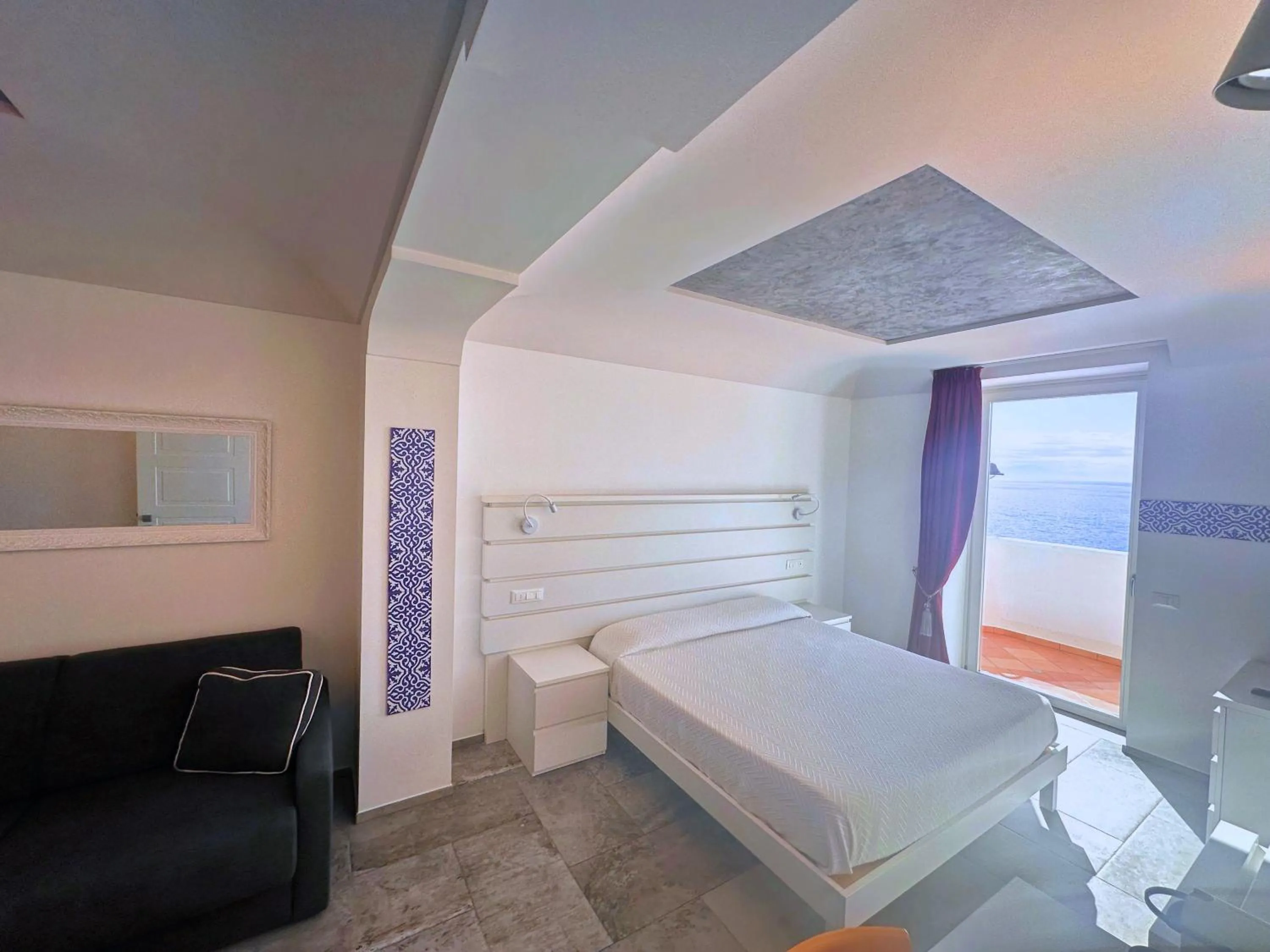 Photo of the whole room, Bed in Villa Bossa Amalfi