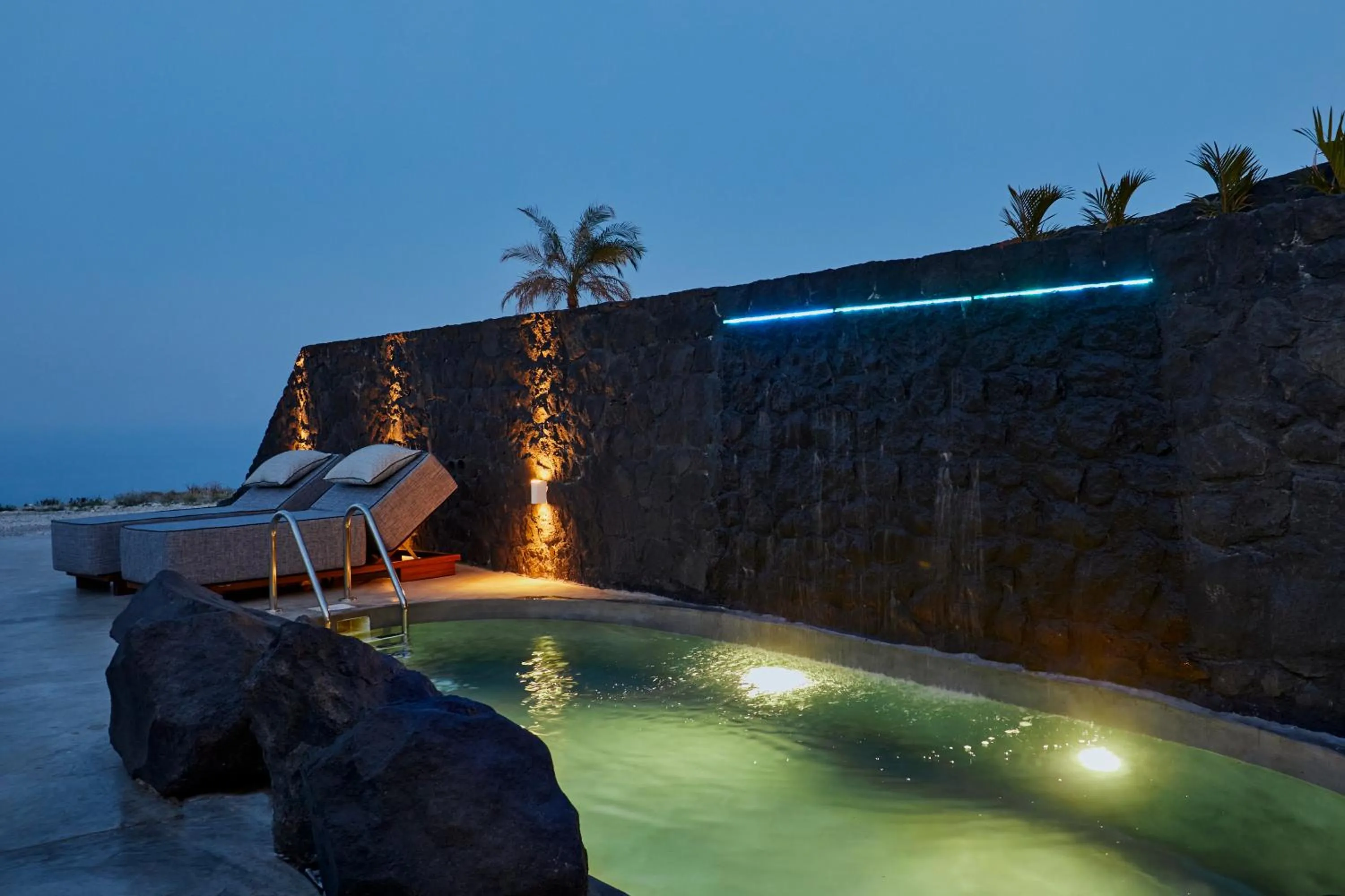 Theano Cave Suites & Villas