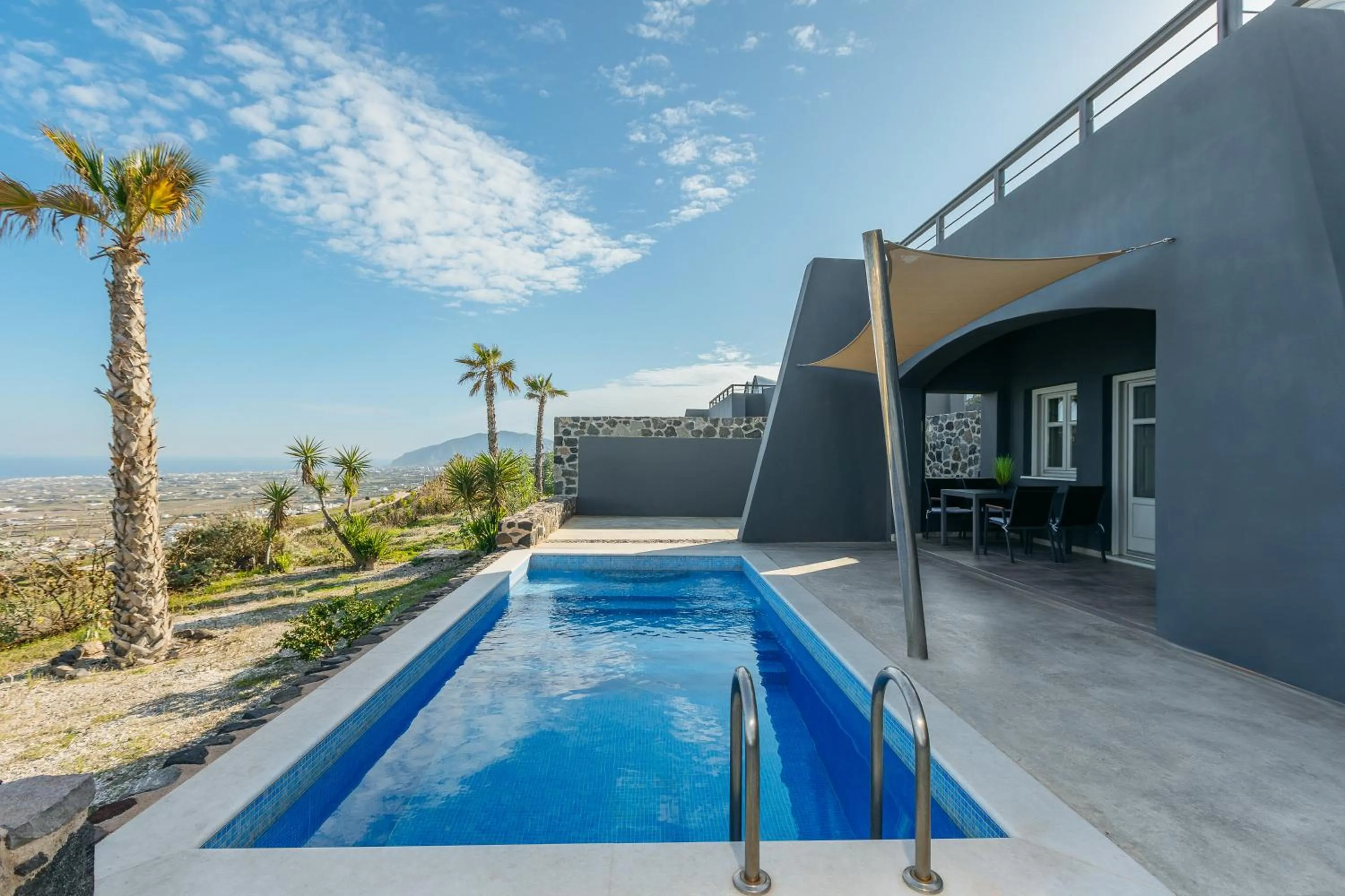 Theano Cave Suites & Villas