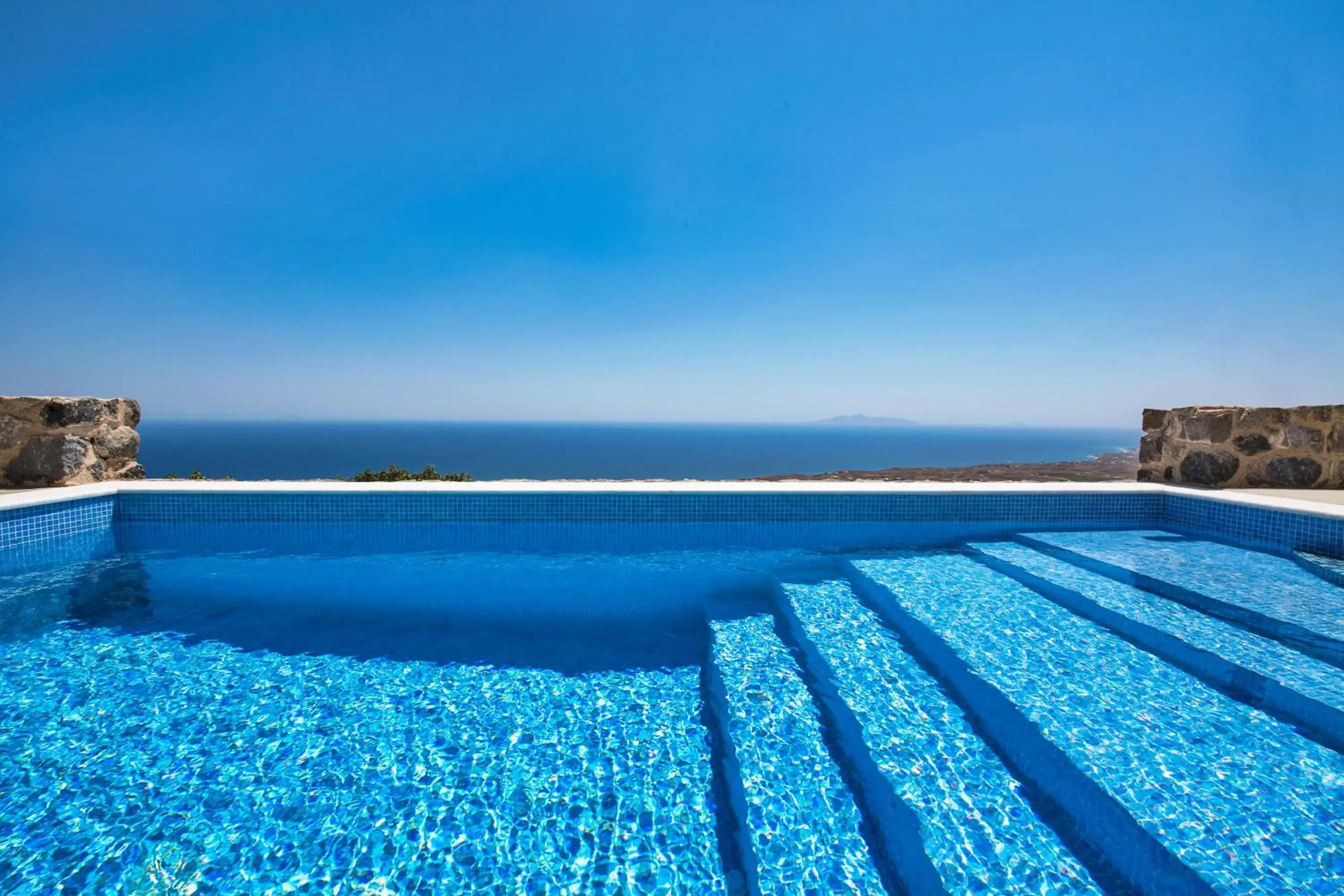 Swimming pool in Theano Cave Suites & Villas Swimming pool in Theano Cave Suites & Villas