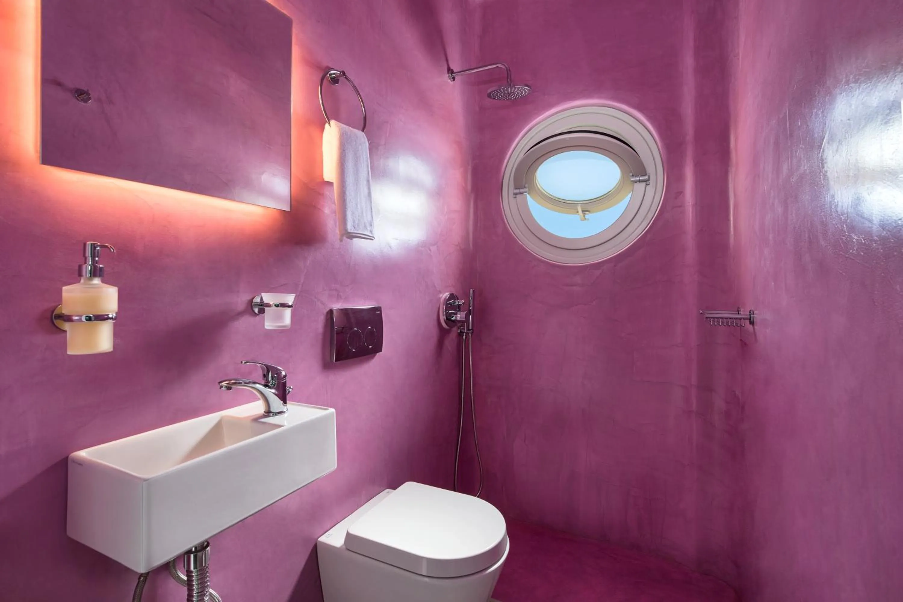 Bathroom in Theano Cave Suites & Villas