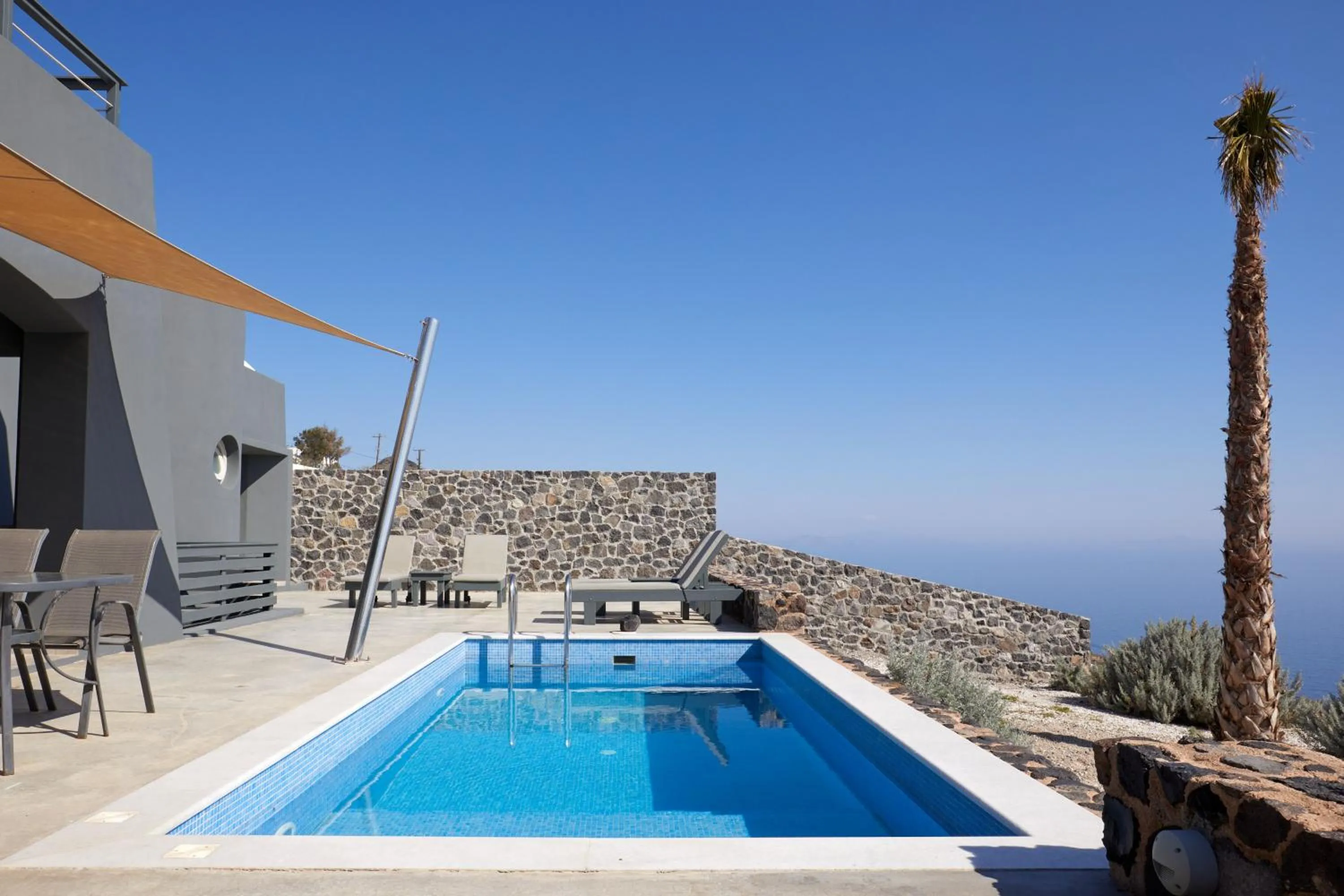 Theano Cave Suites & Villas