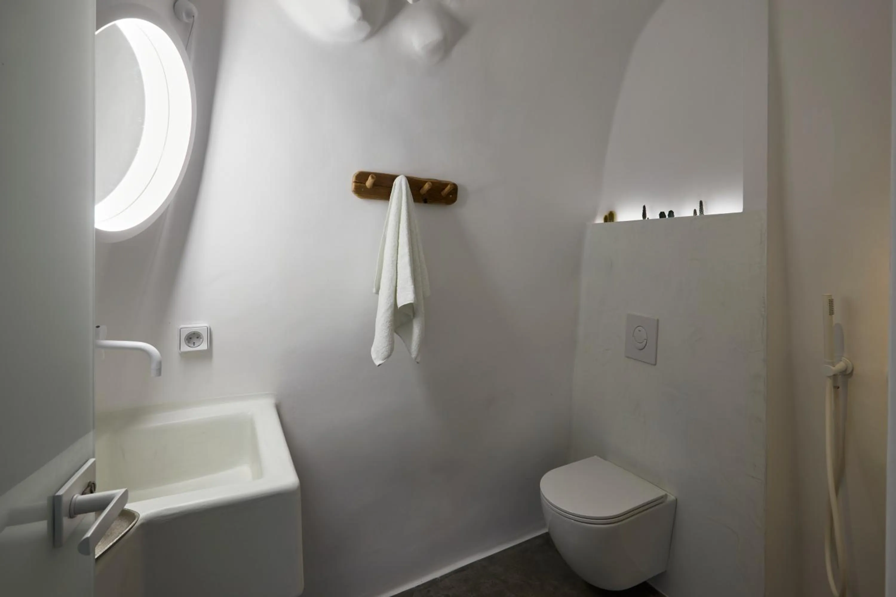 Theano Cave Suites & Villas