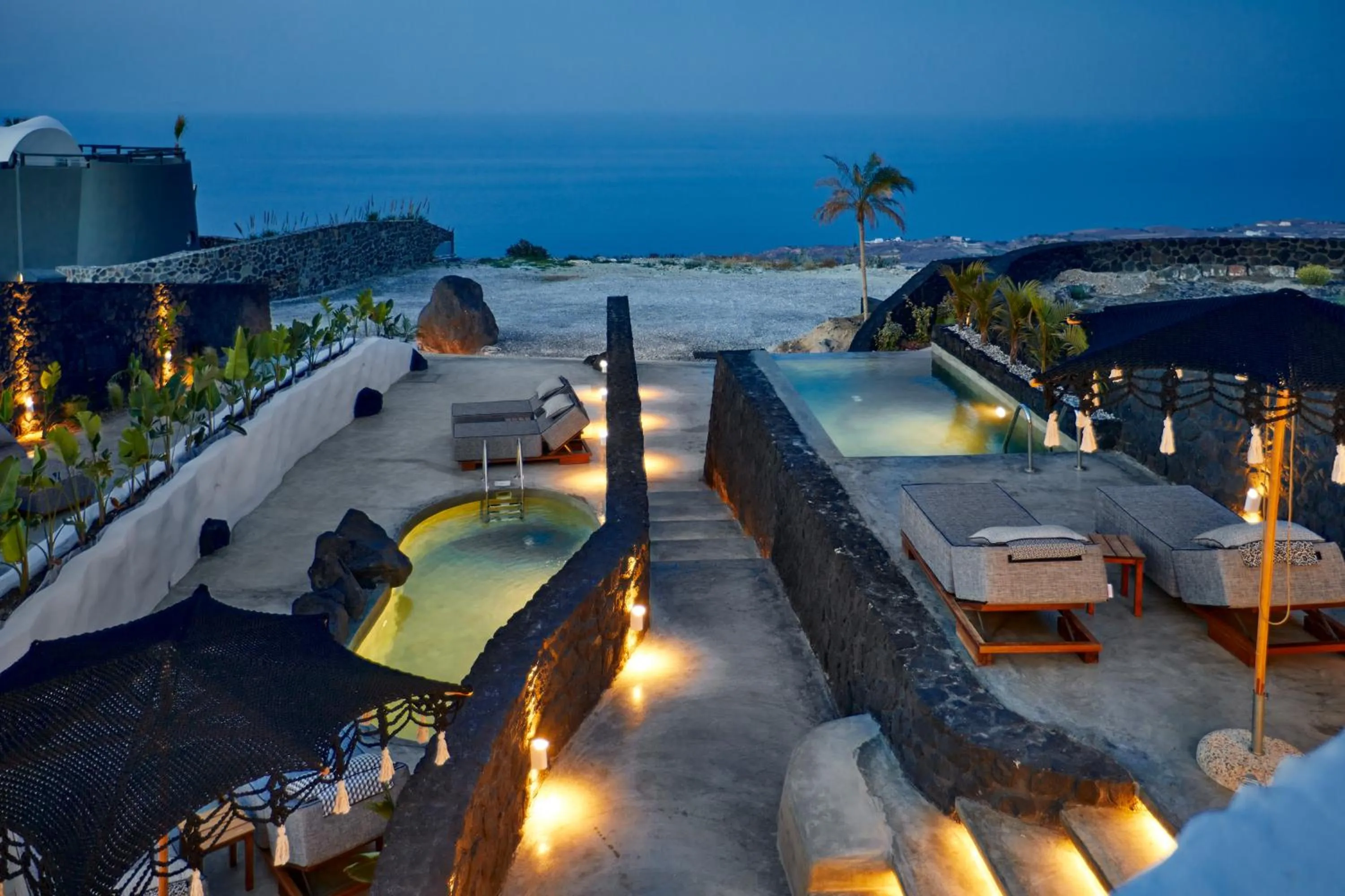 Theano Cave Suites & Villas