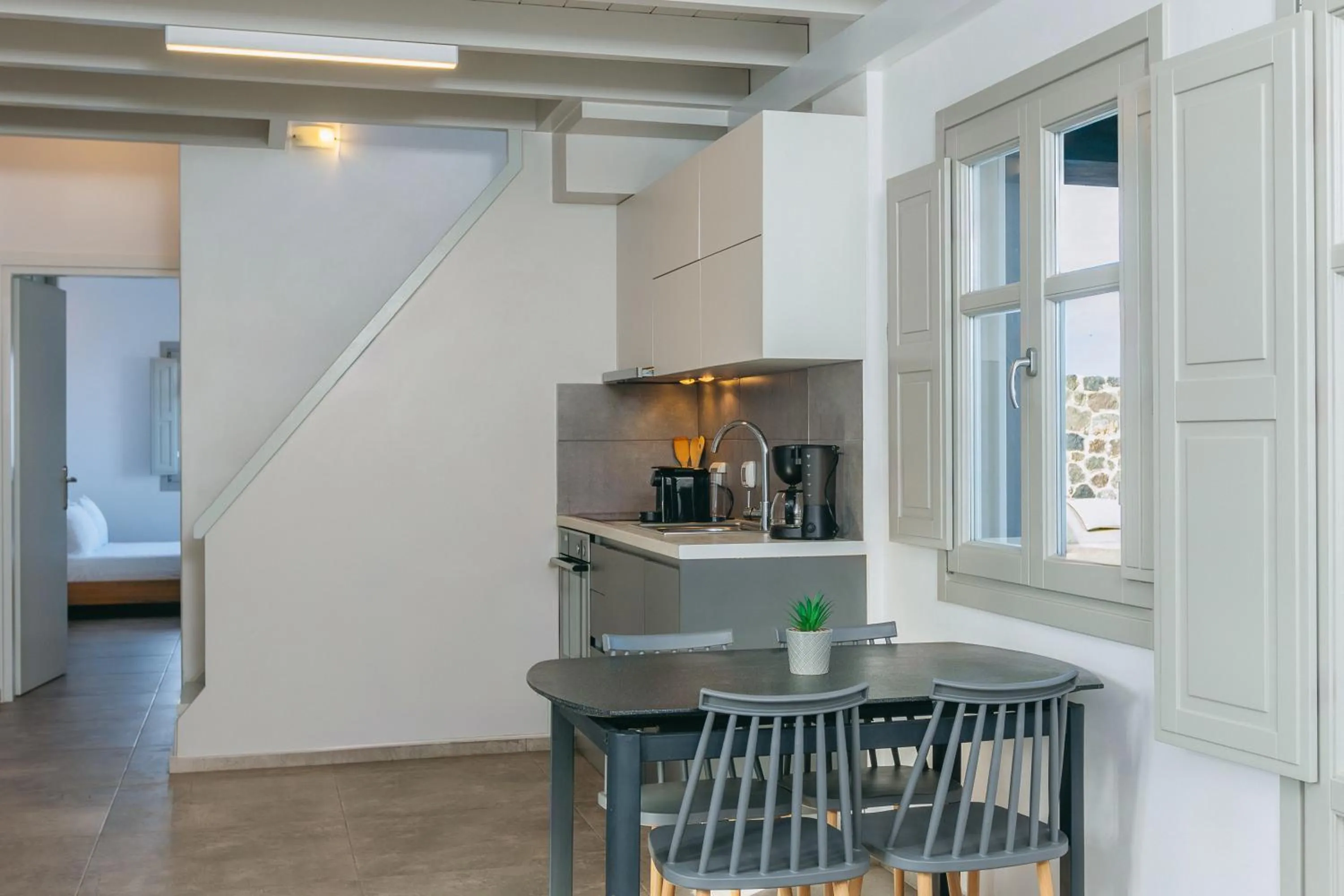 Theano Cave Suites & Villas