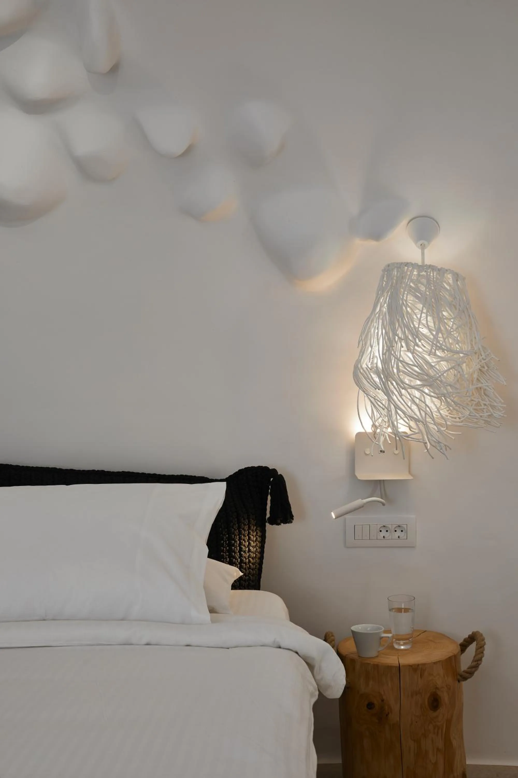 Bed in Theano Cave Suites & Villas