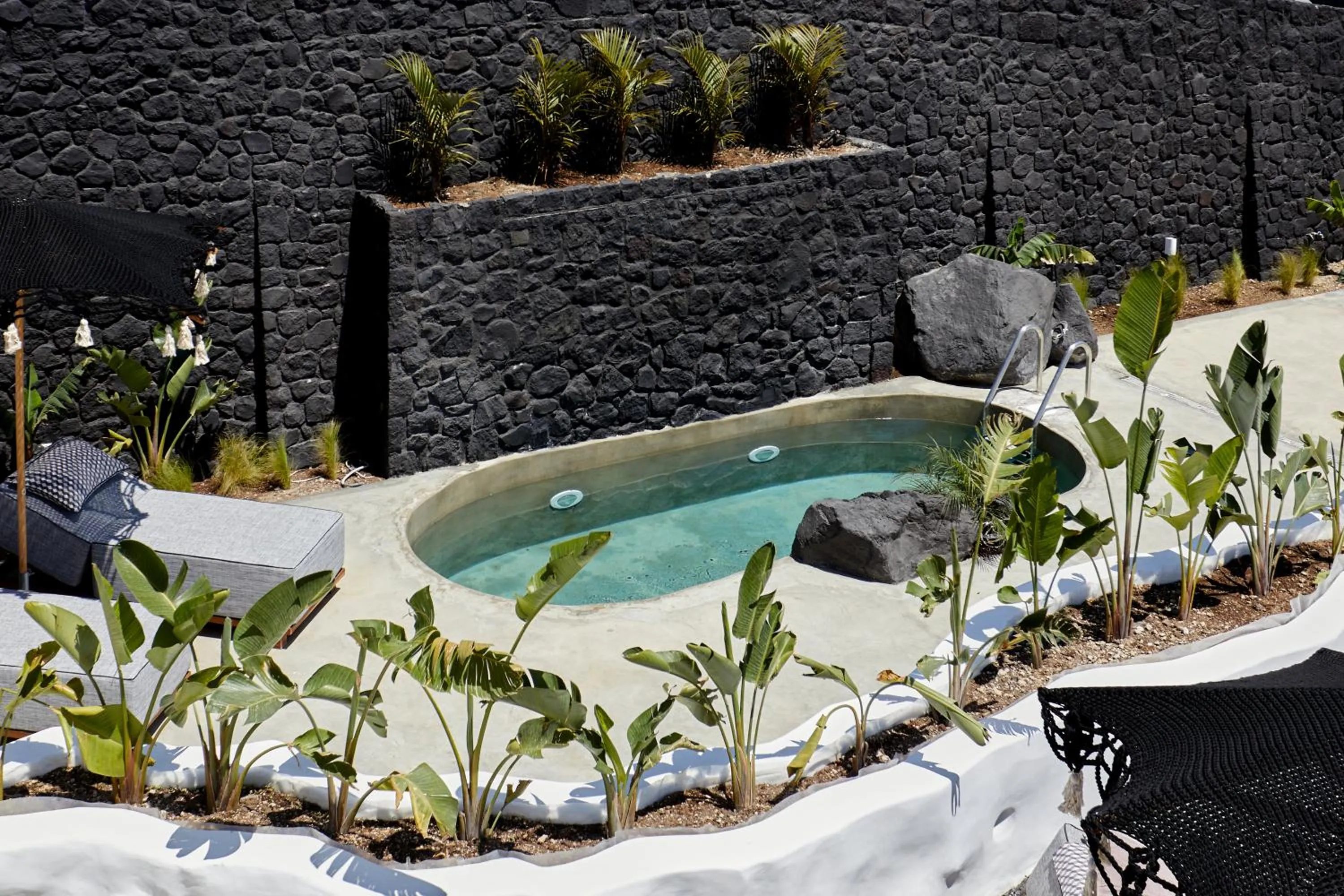 Theano Cave Suites & Villas