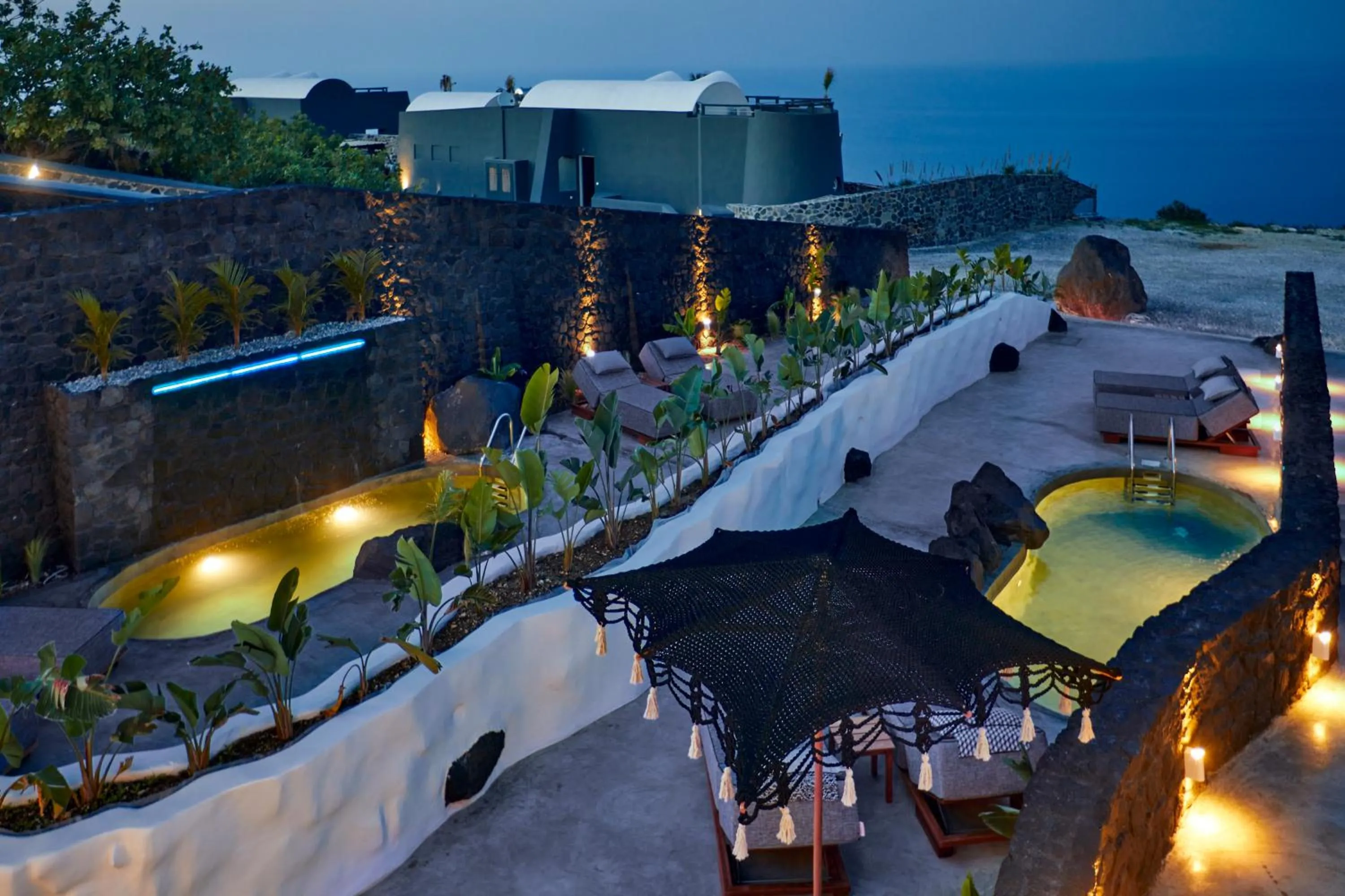 Theano Cave Suites & Villas