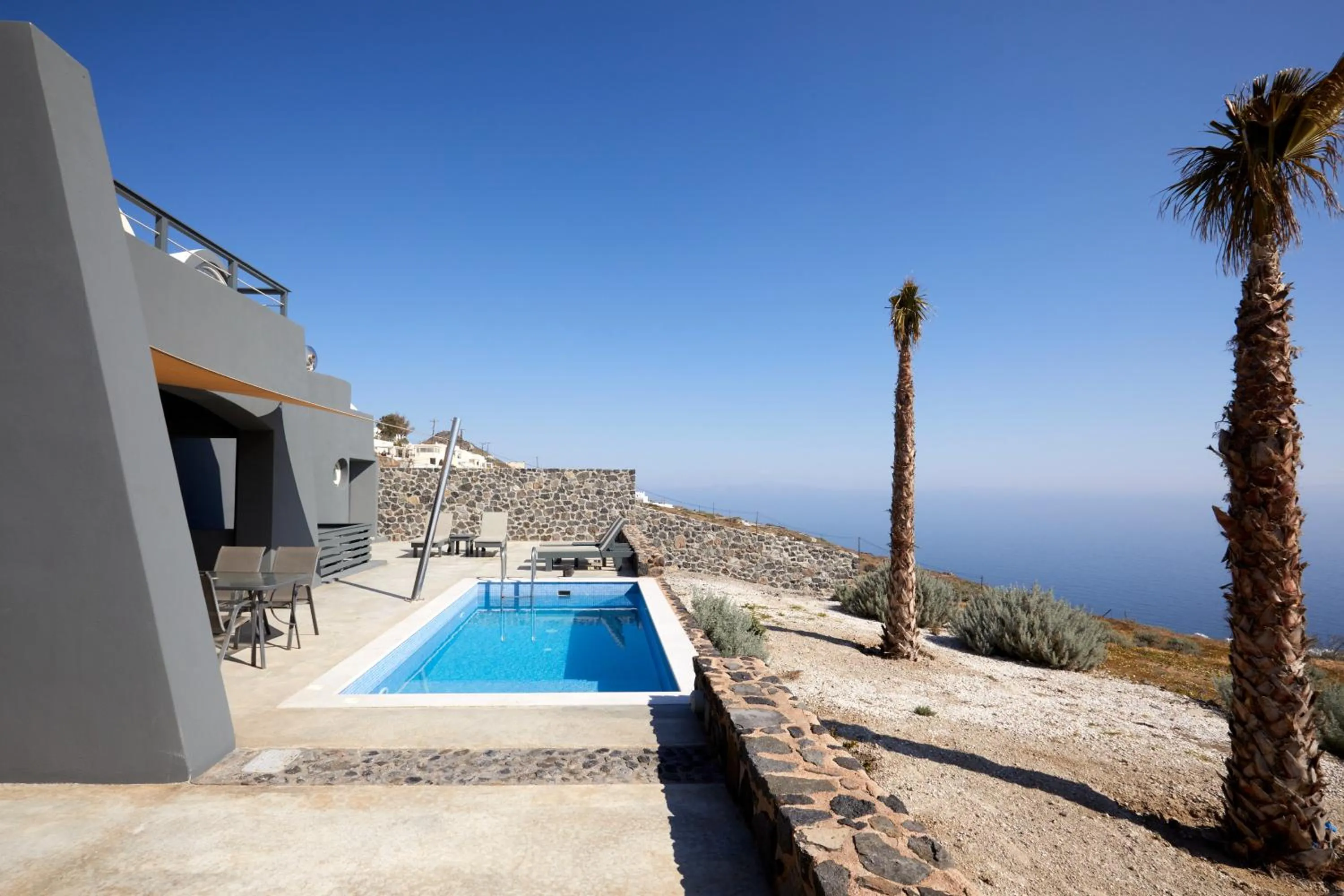 Theano Cave Suites & Villas