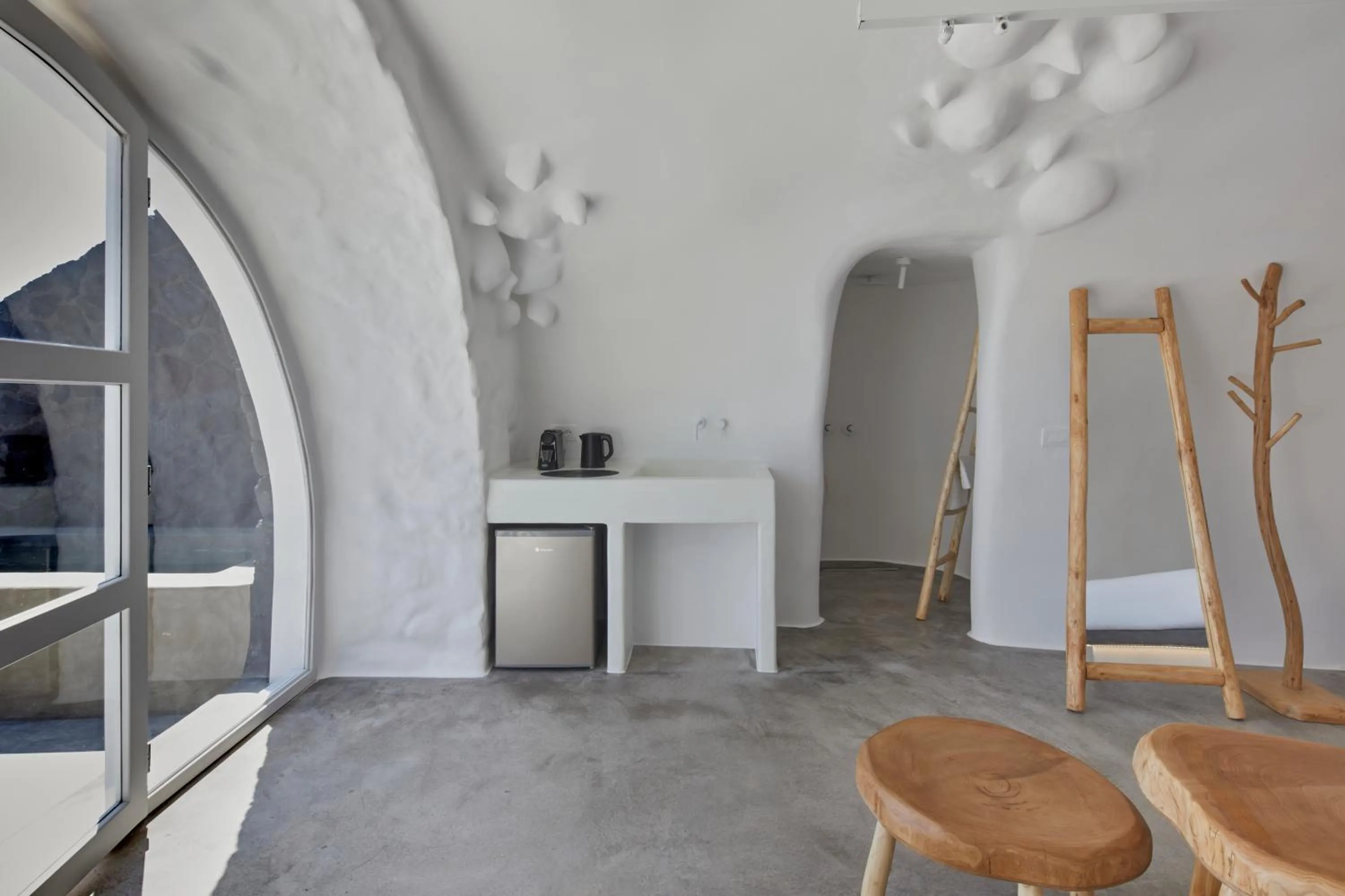 Theano Cave Suites & Villas