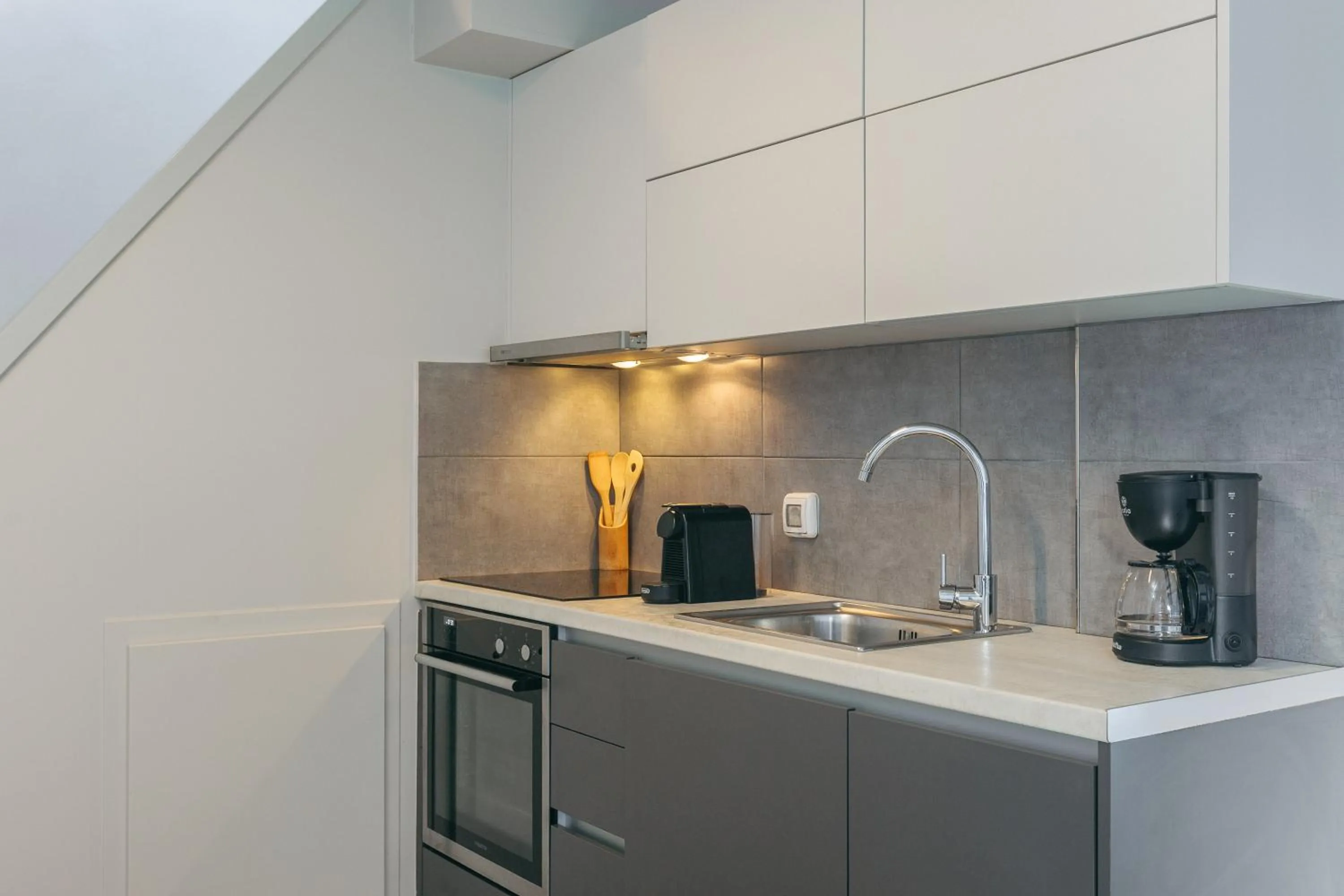 Theano Cave Suites & Villas