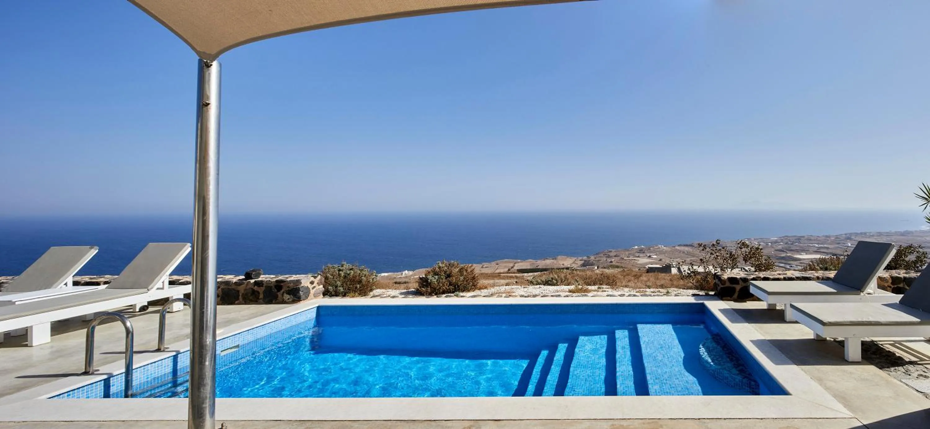 Swimming pool in Theano Cave Suites & Villas