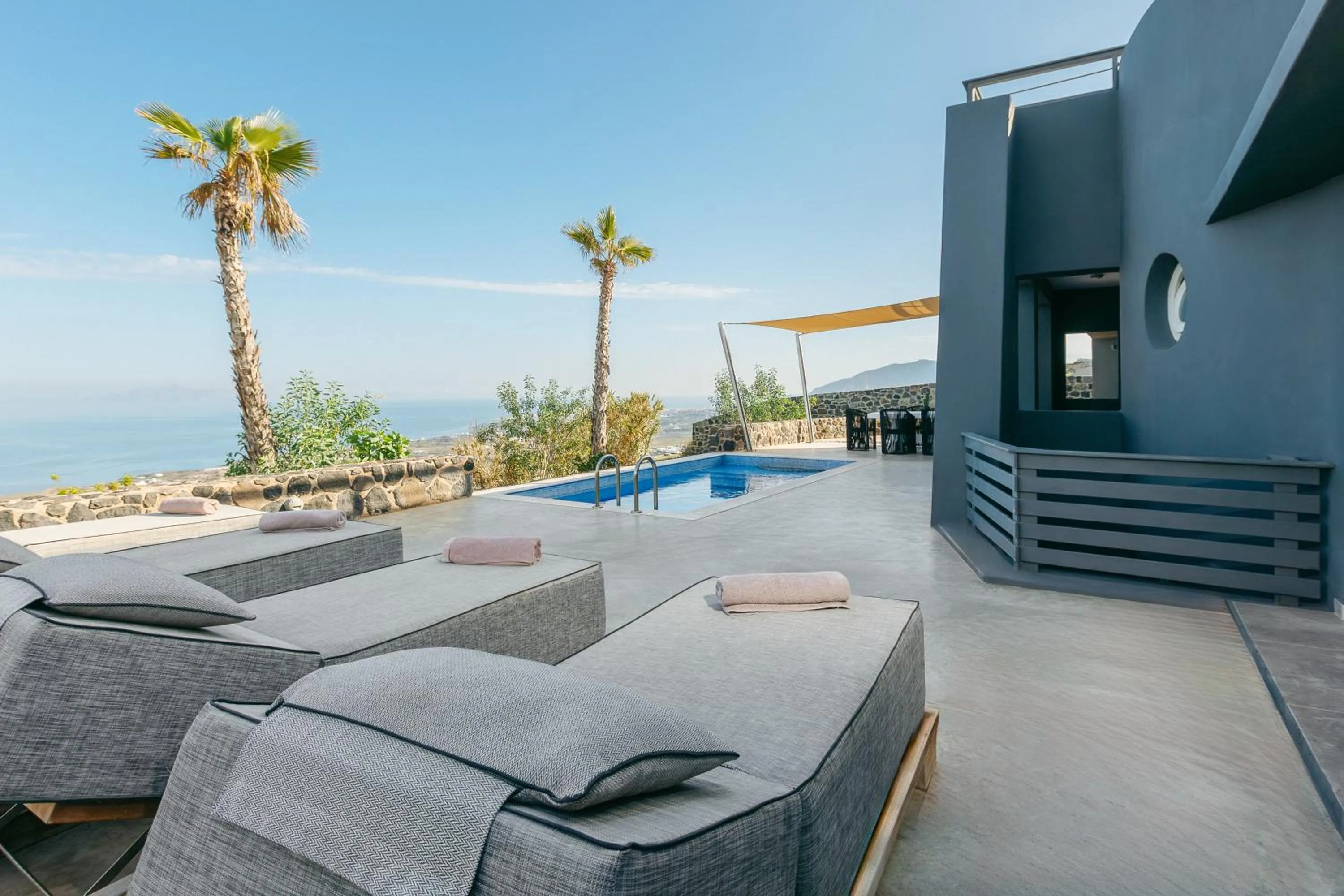 Theano Cave Suites & Villas