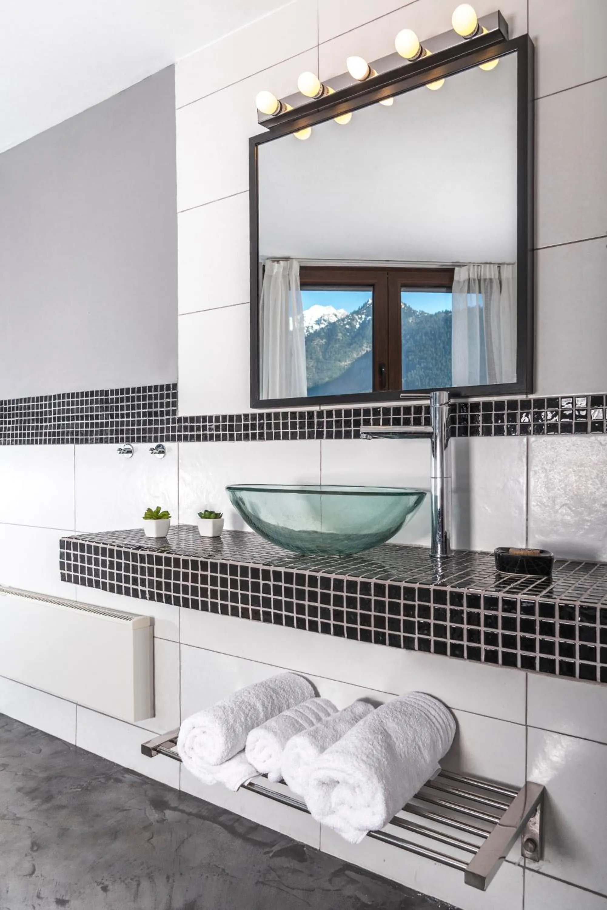 Bathroom in Forest Suites Boutique Hotel