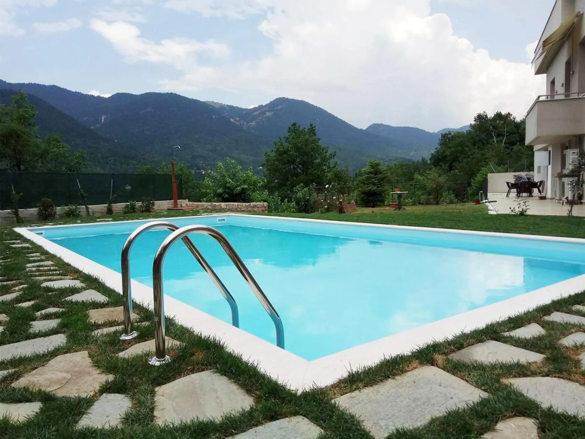Garden in Forest Suites Boutique Hotel