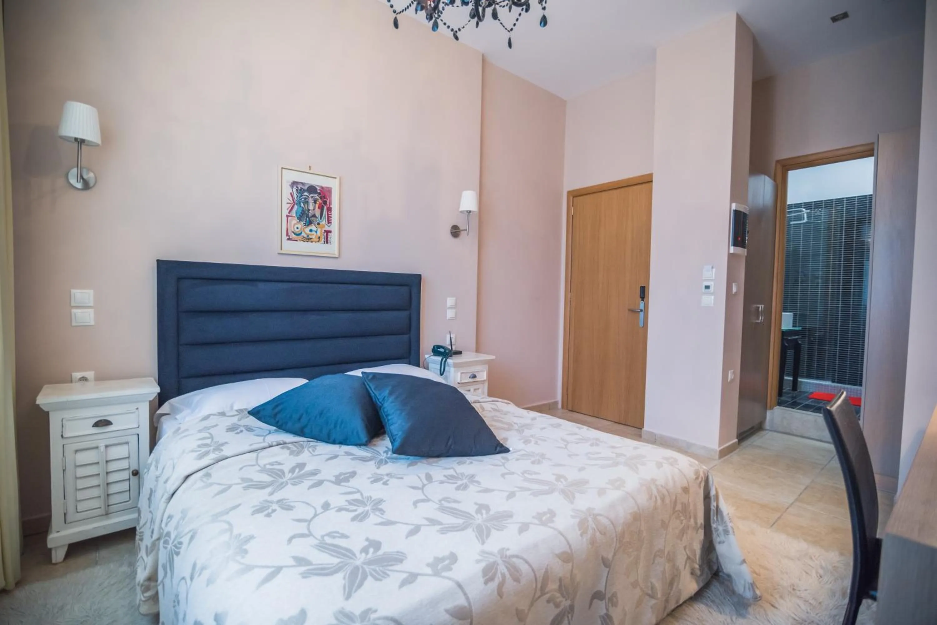 Bed in Forest Suites Boutique Hotel