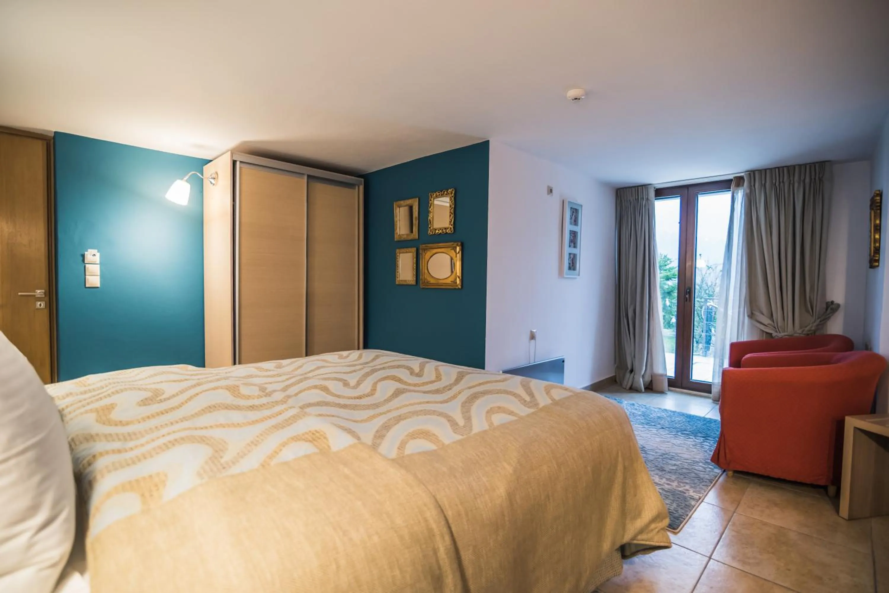 Bedroom, Bed in Forest Suites Boutique Hotel